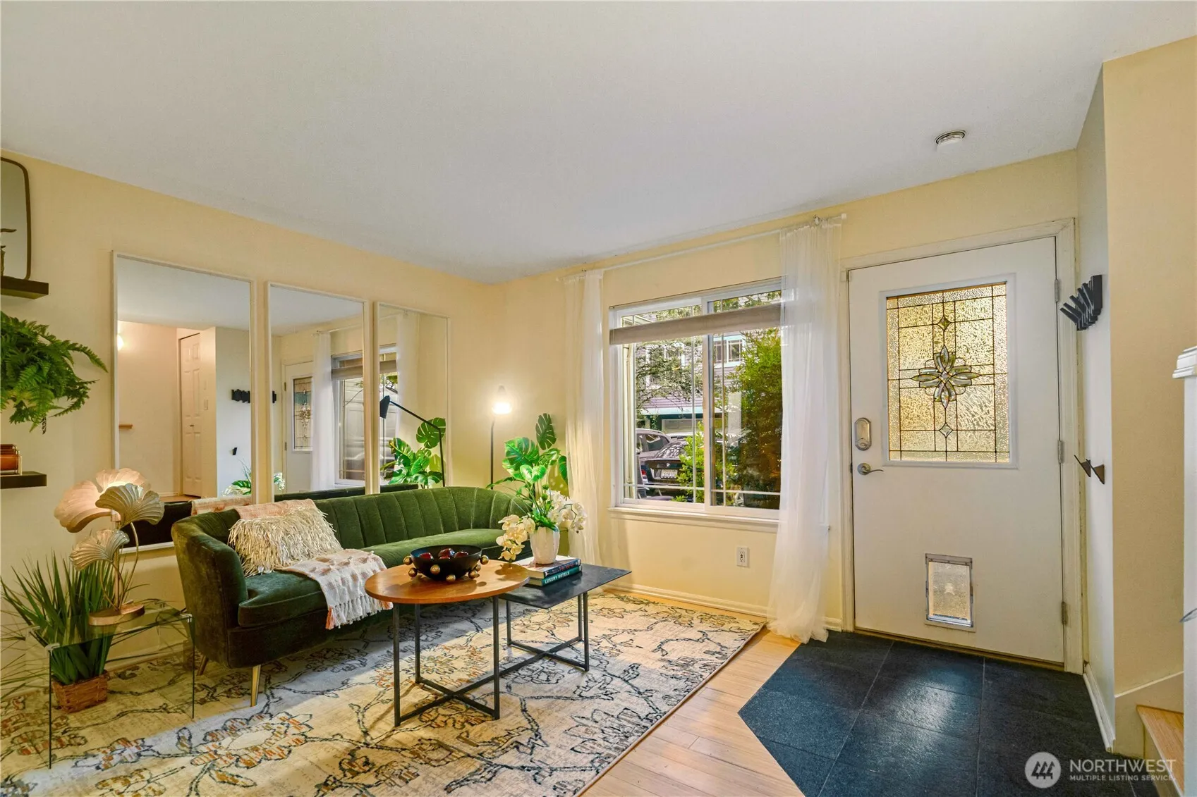 Property photo for 9406 Linden Avenue N #b, Seattle photo 5
