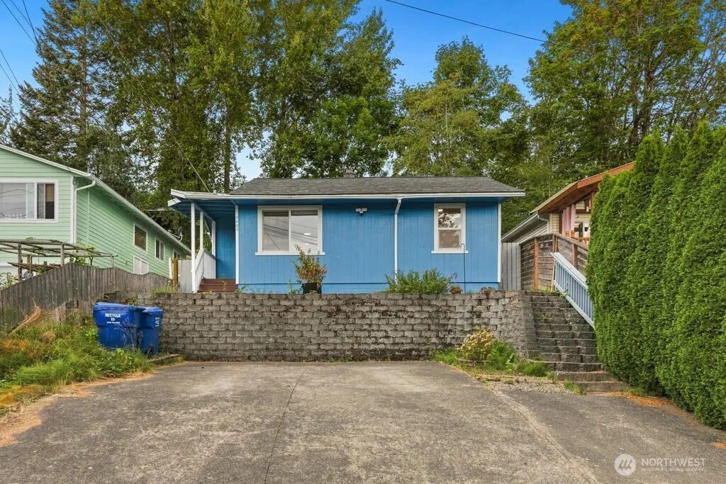 Property photo for 5407 31st Avenue S, Seattle photo 2