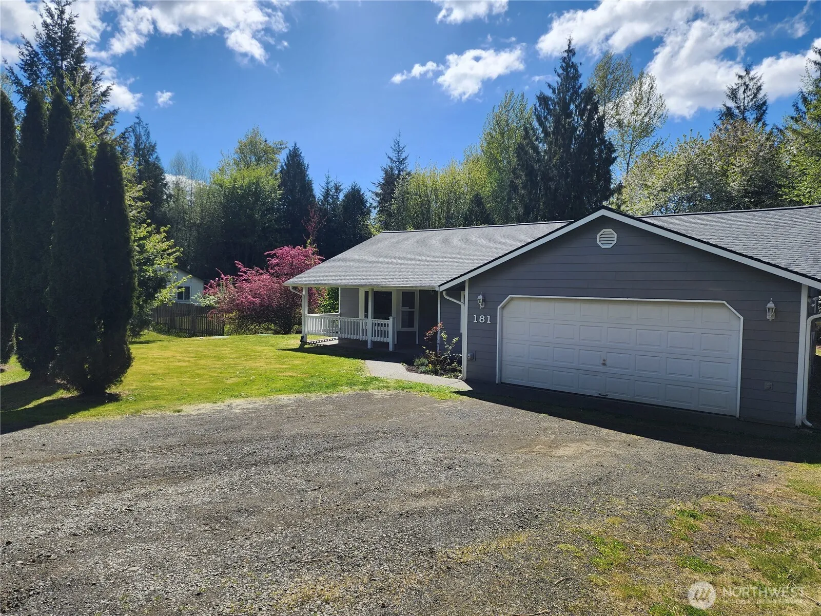 Property photo for 181 E Oakdale Street, Allyn photo 2
