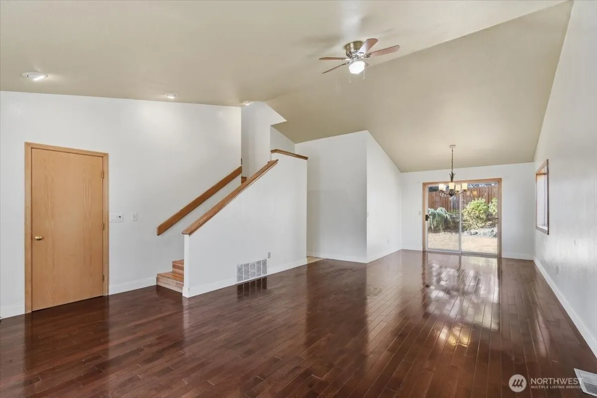 Property photo for 14016 Se 156th Court, Renton photo 5