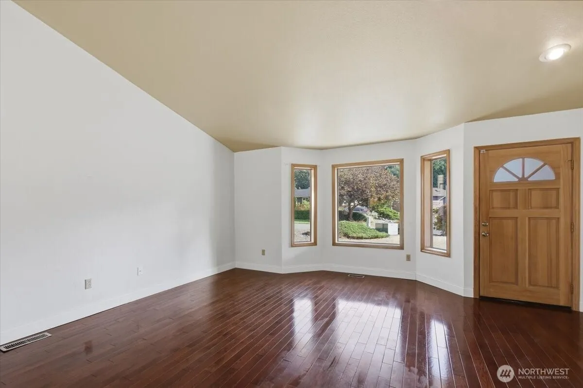 Property photo for 14016 Se 156th Court, Renton photo 3