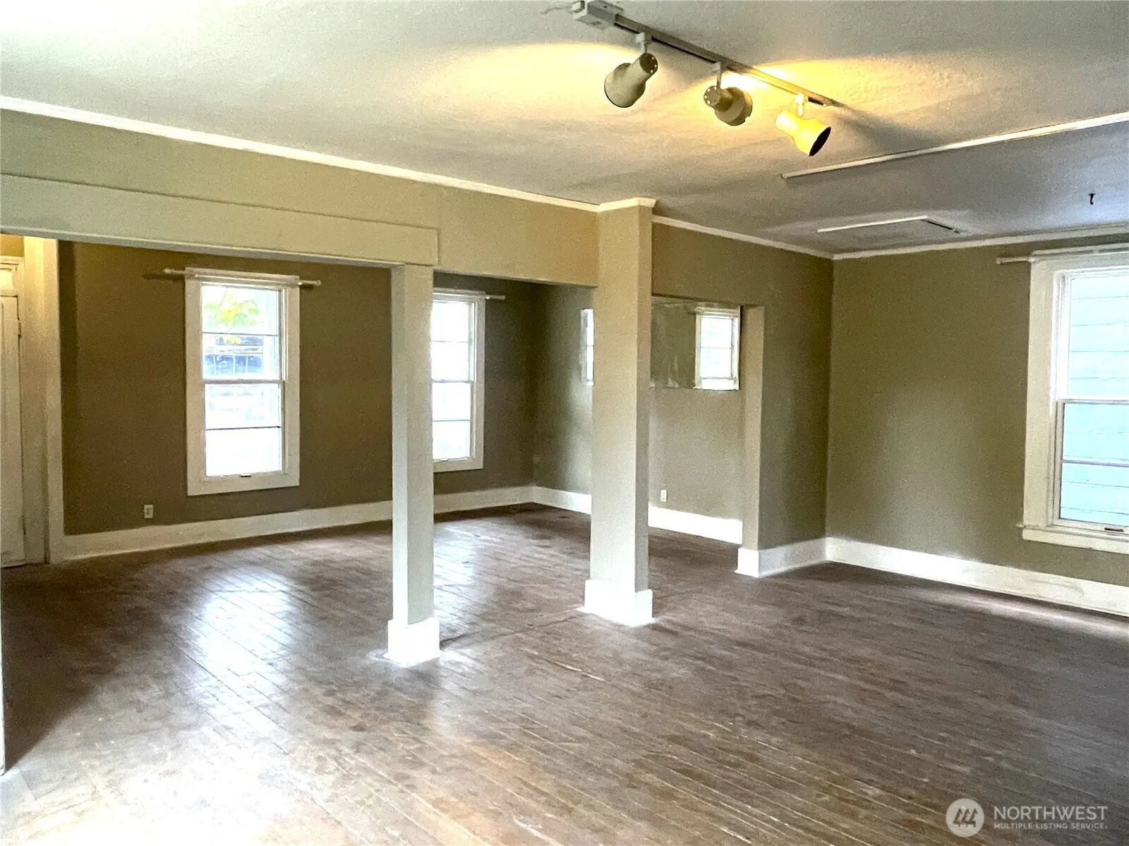 Property photo for 412 Garfield Street S, Tacoma photo 3