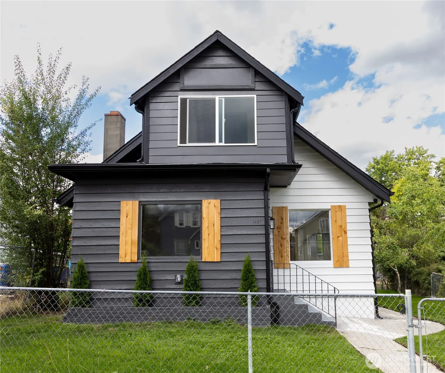 Property photo for 1437 E 30th Street, Tacoma photo 2