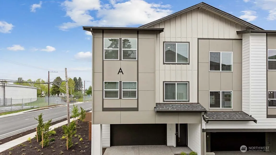 Property photo for 15215 35th Ave W #d1, Lynnwood