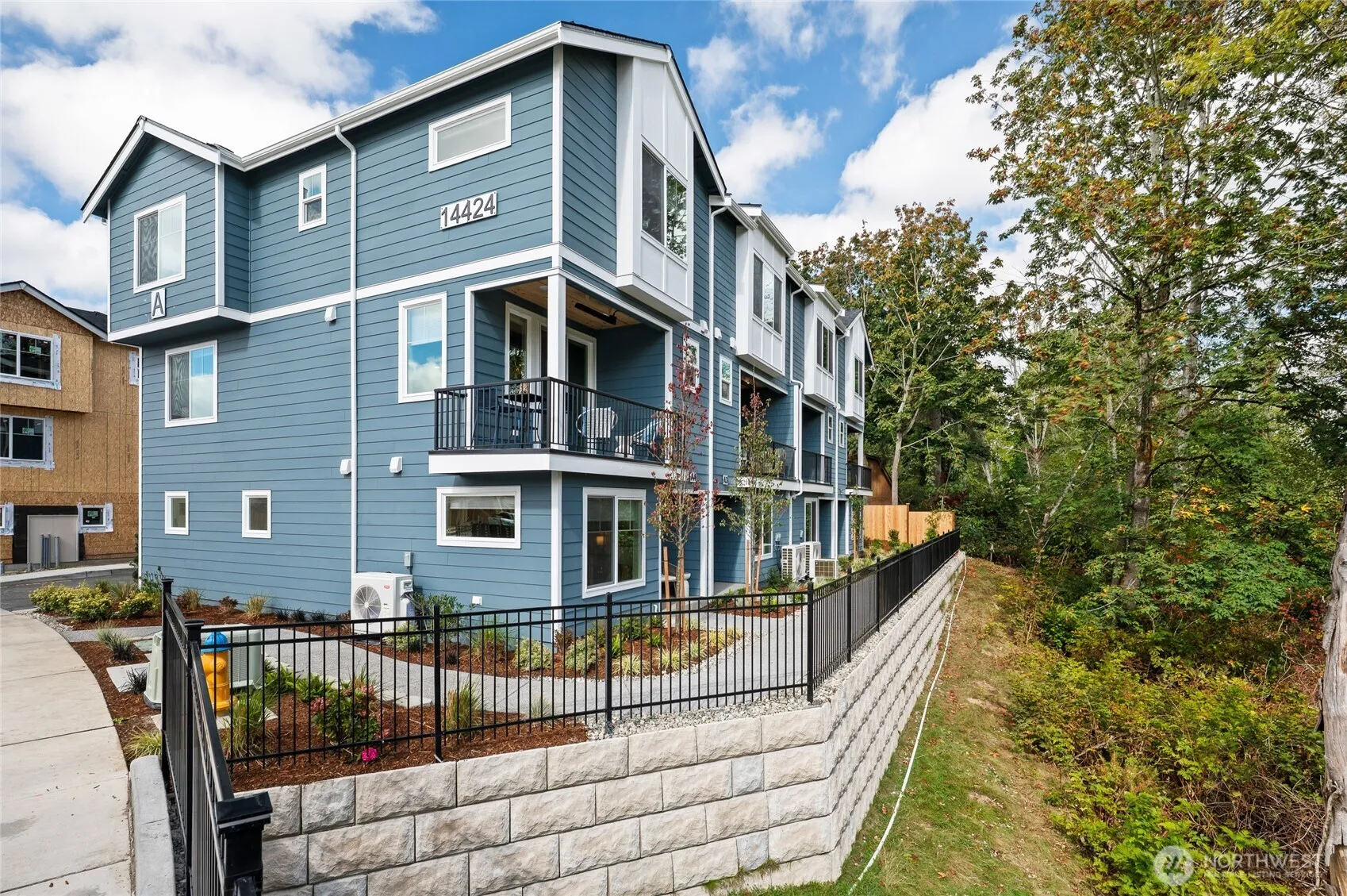 Property photo for 14424 Madison Way #j2, Lynnwood