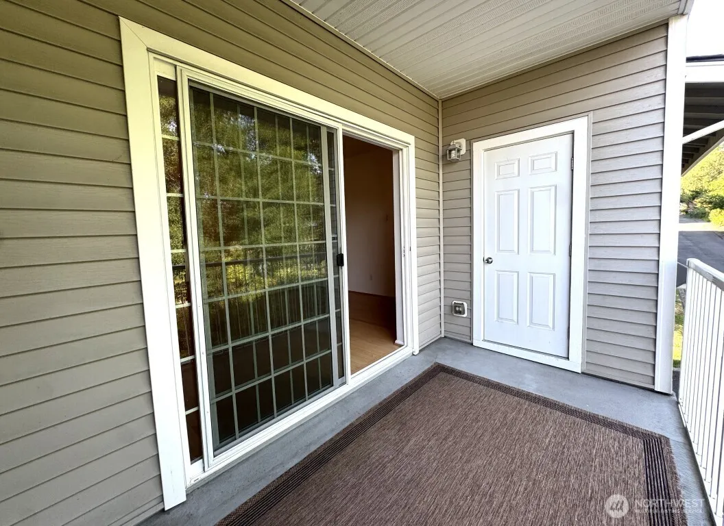 Property photo for 7020 Holly Park Drive S #w2, Seattle photo 4