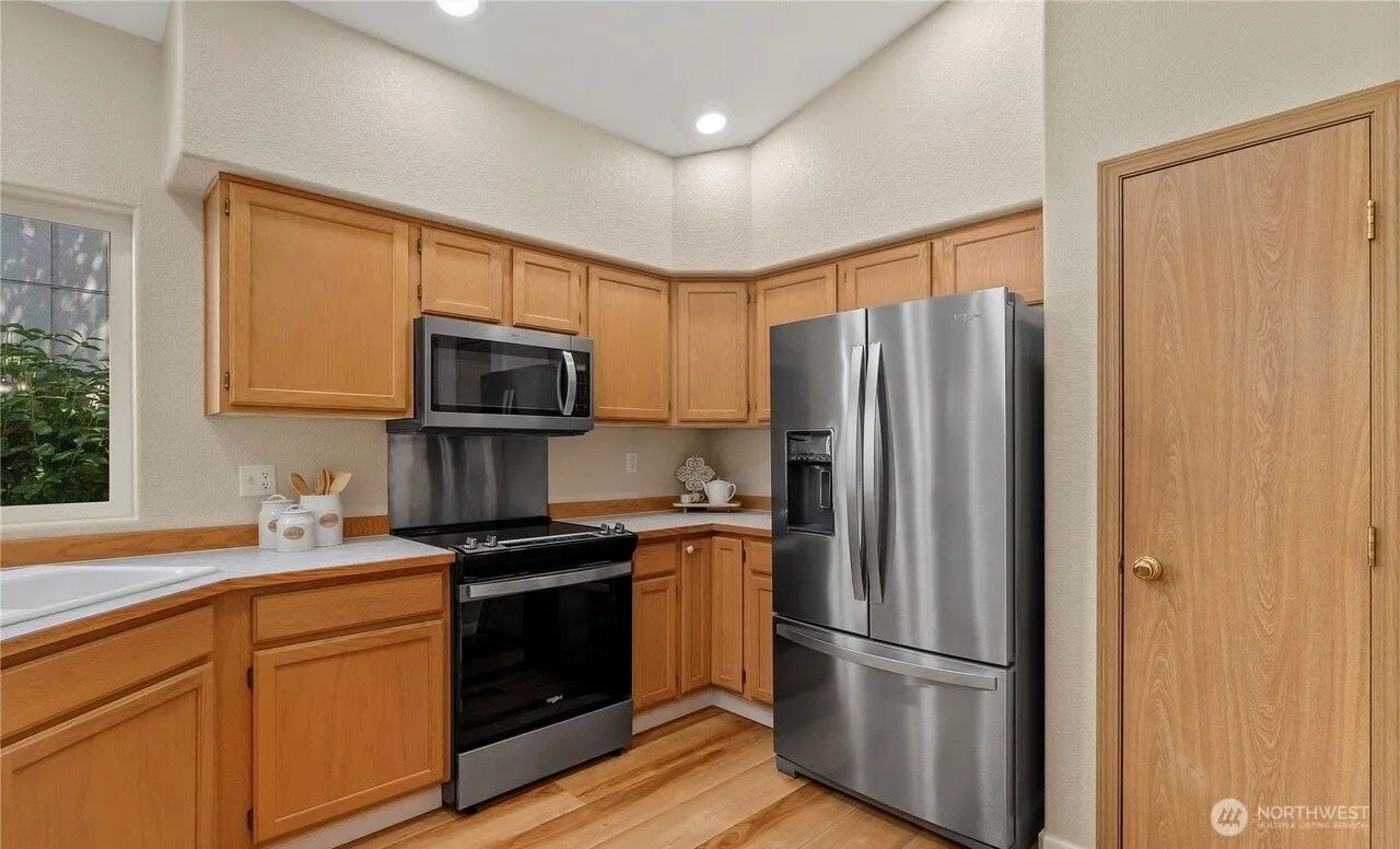 Property photo for 4509 Breton Lane Se, Lacey photo 3