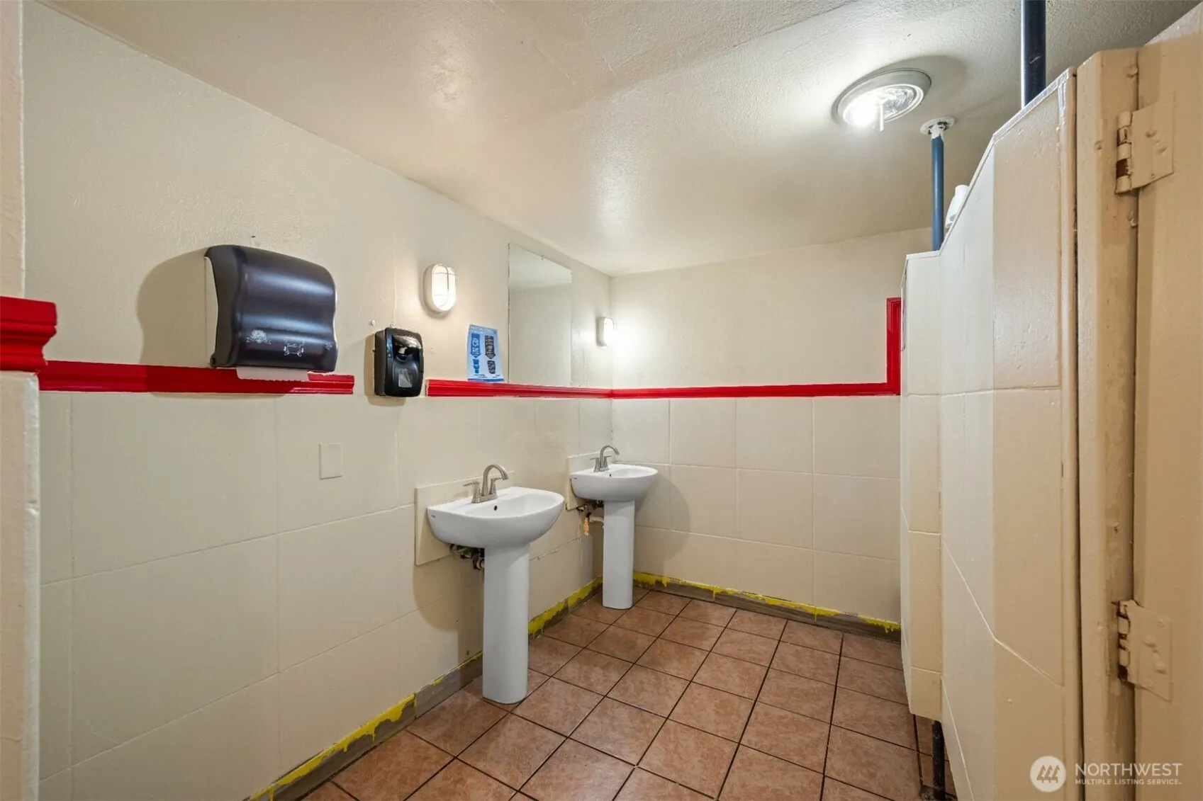 Property photo for 4743 University Way Ne, Seattle photo 5