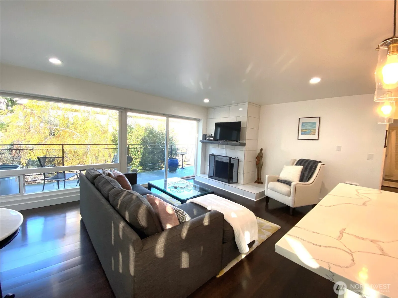 Property photo for 2524 Boyer Avenue E, Seattle photo 4