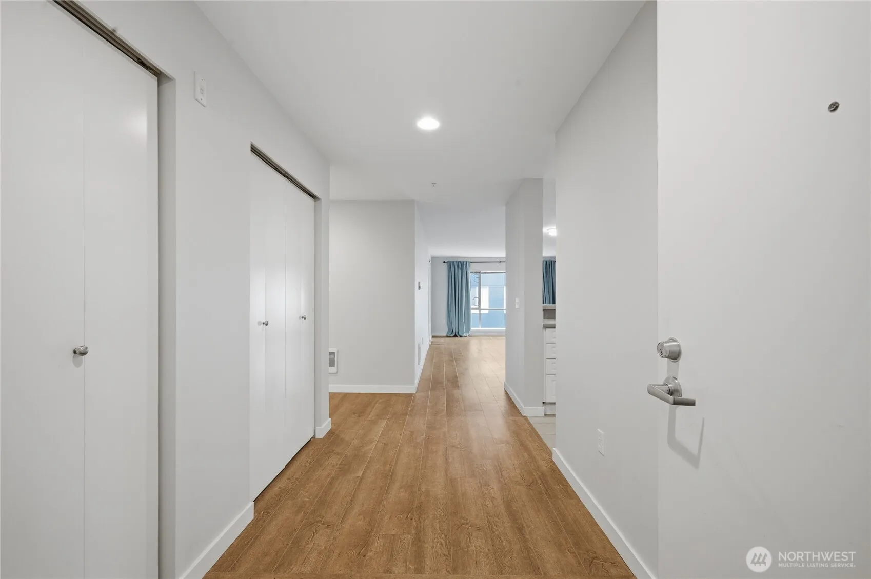 Property photo for 321 10th Avenue S #712, Seattle photo 3
