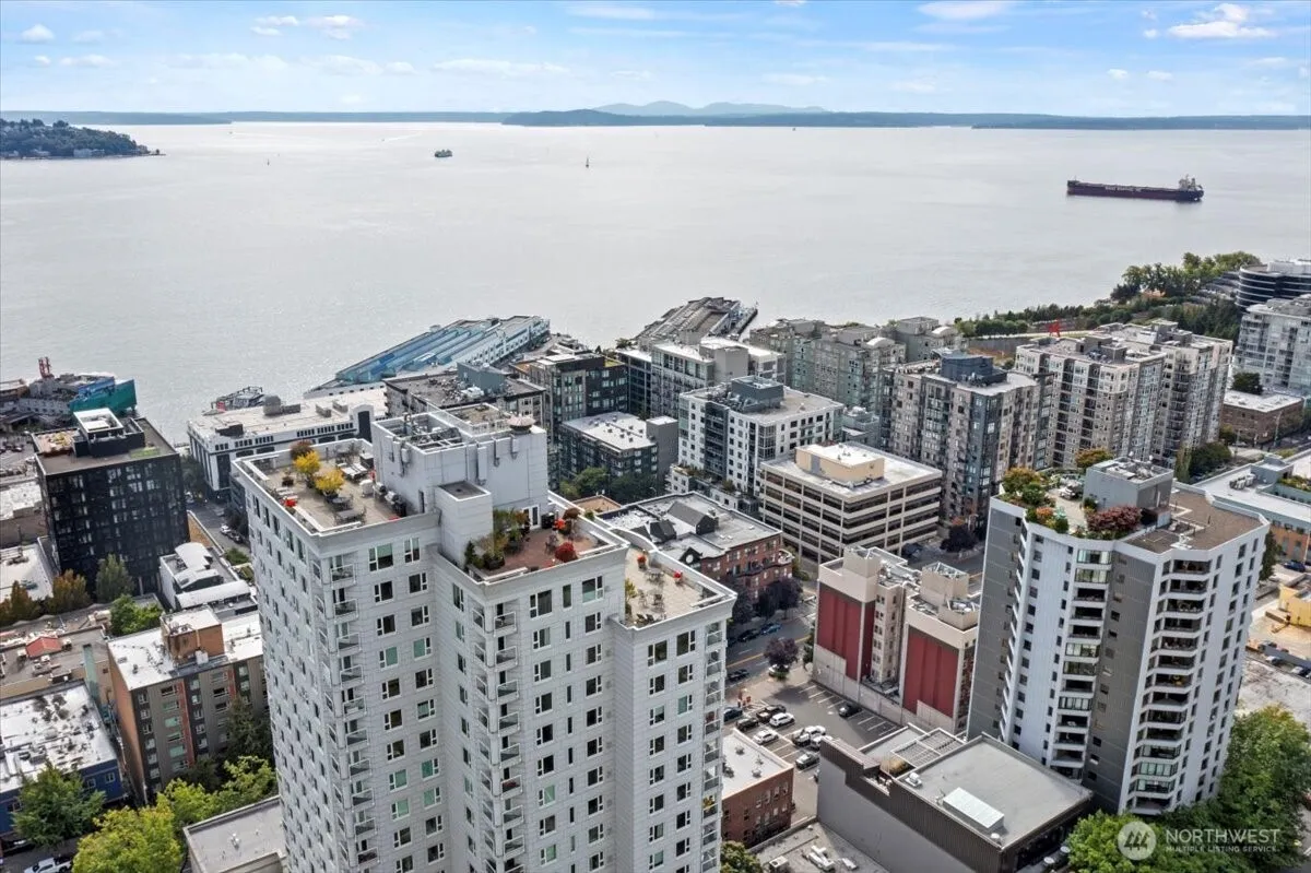 Property photo for 121 Vine Street #1404, Seattle photo 5