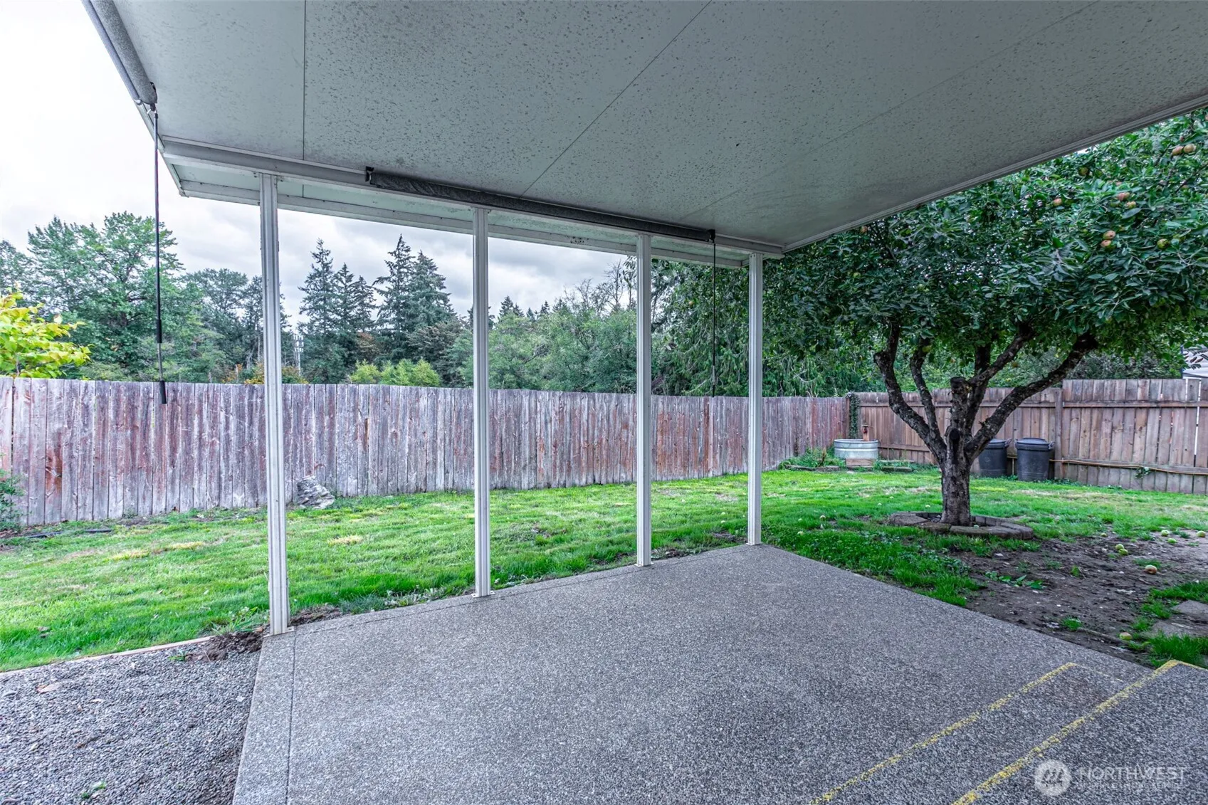 Property photo for 1329 131st Street E, Tacoma photo 2