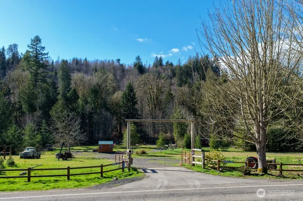 Property photo for 26663 Big Valley Road Ne, Poulsbo photo 2