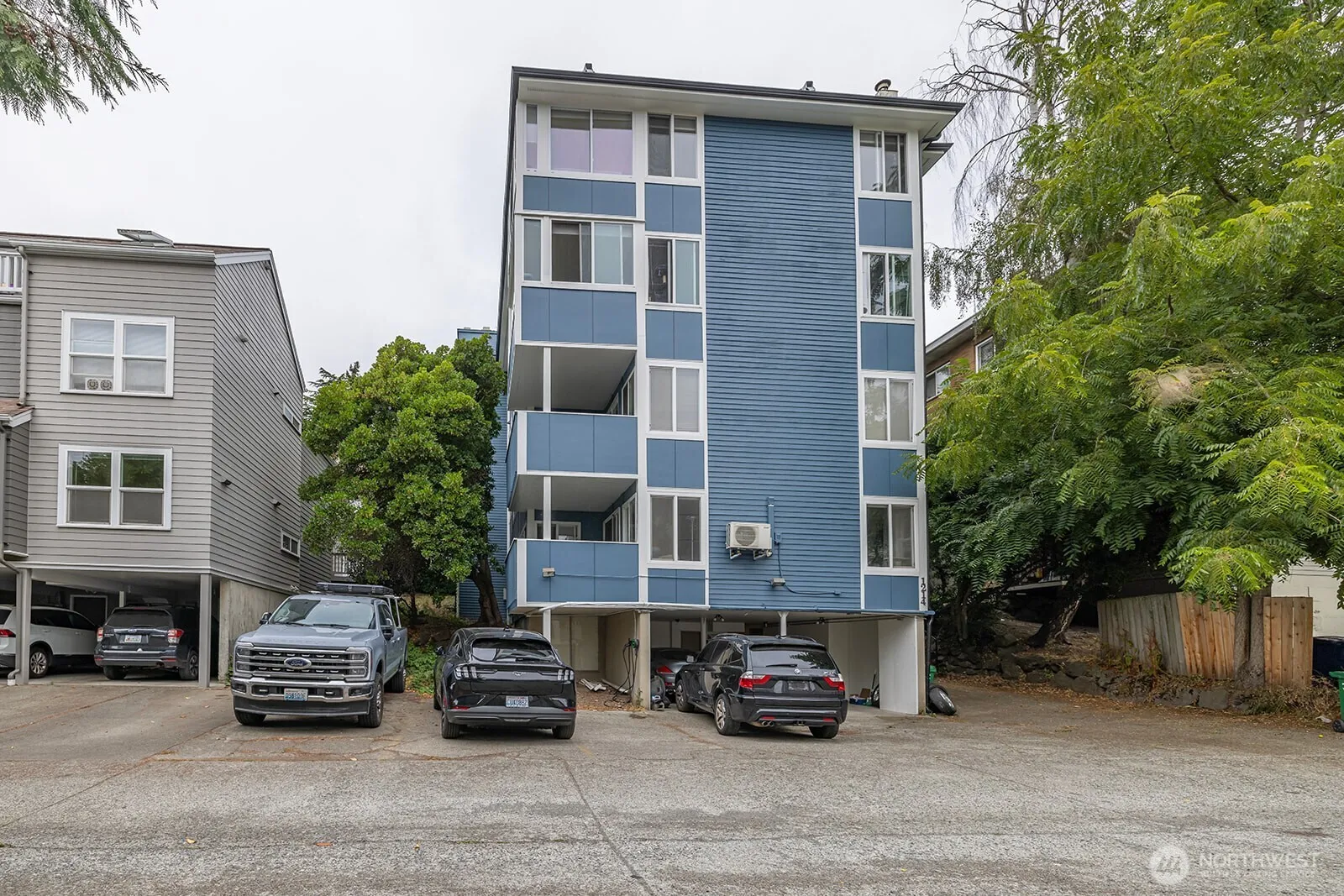 Property photo for 1214 Taylor Avenue N #201, Seattle photo 2