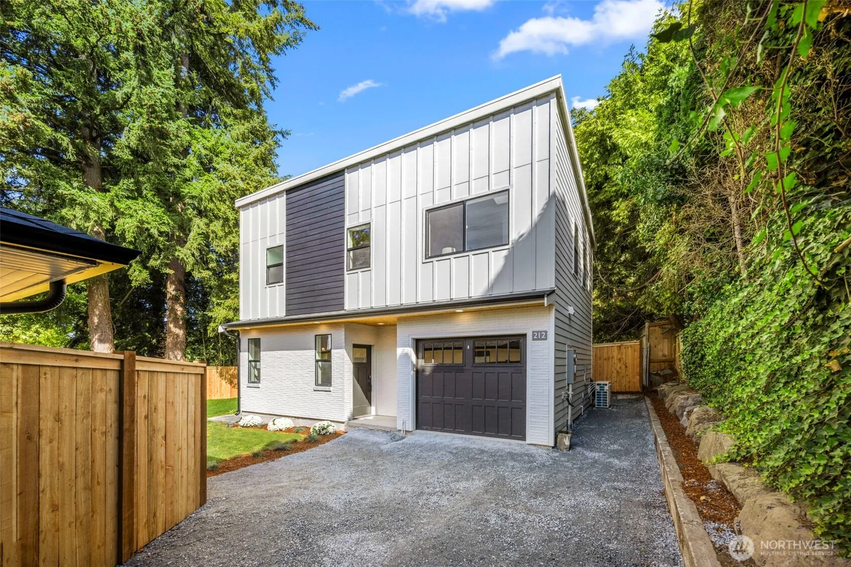 Property photo for 212 N 115th Street, Seattle photo 2
