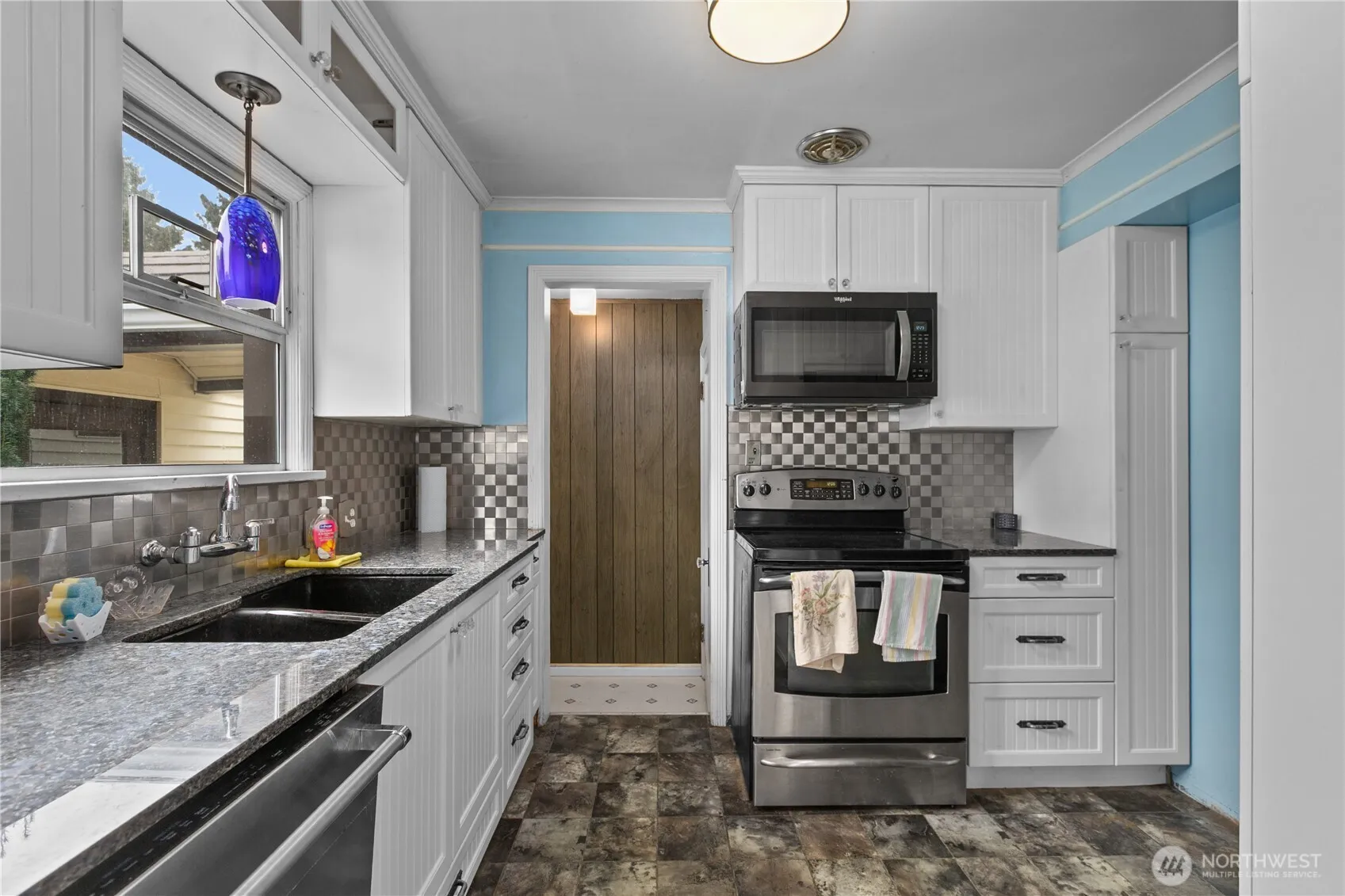 Property photo for 11032 Dayton Avenue N, Seattle photo 4