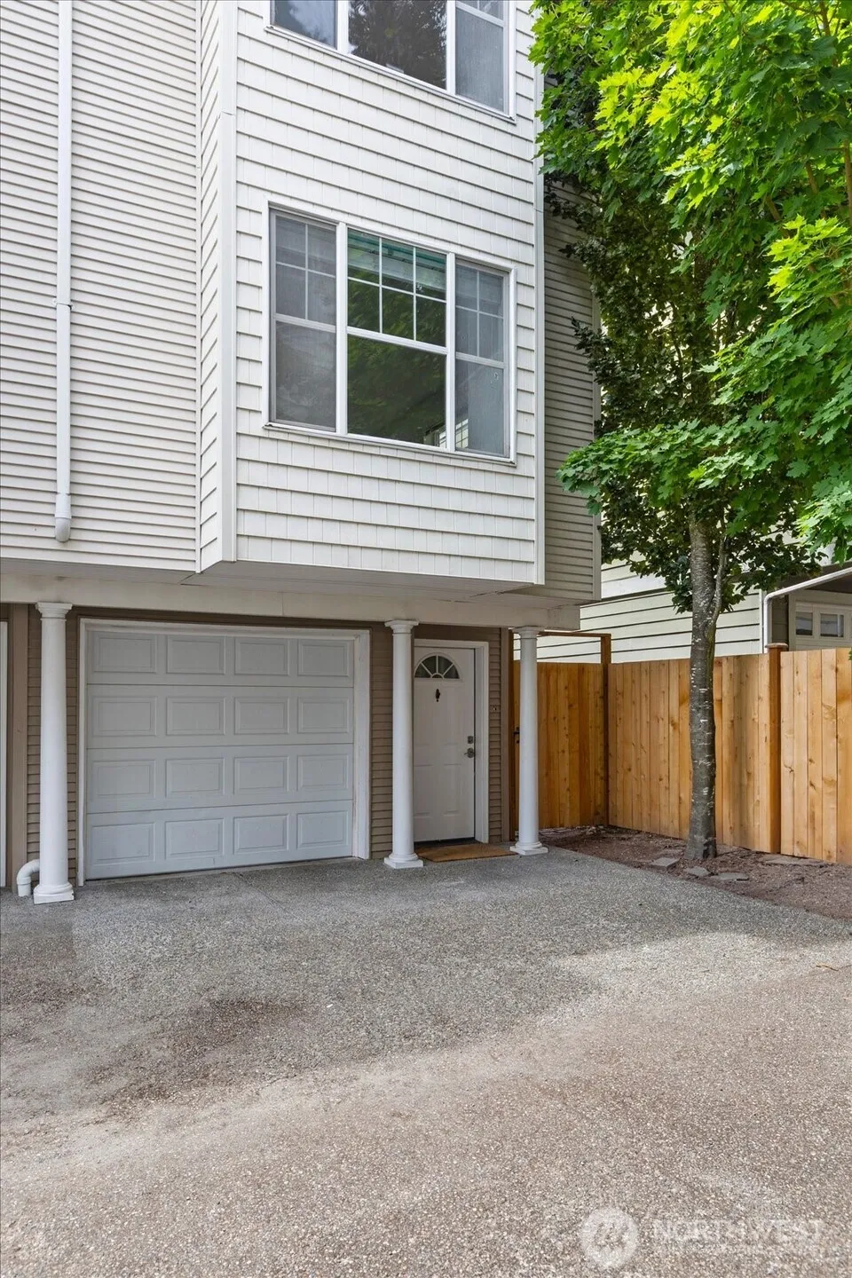 Property photo for 13716 Midvale Avenue N #c, Seattle photo 3