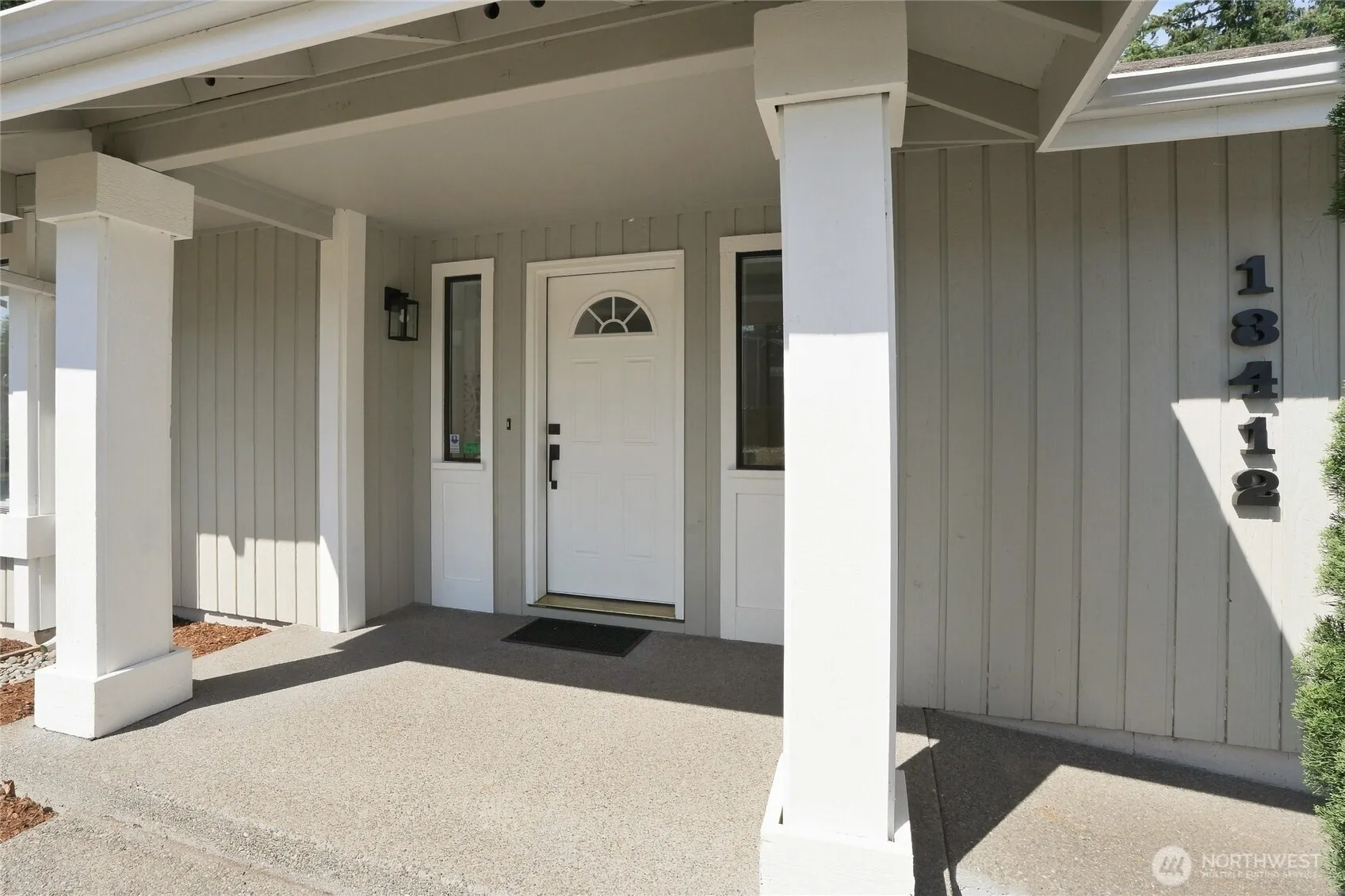 Property photo for 13412 14th Avenue S, Tacoma photo 2