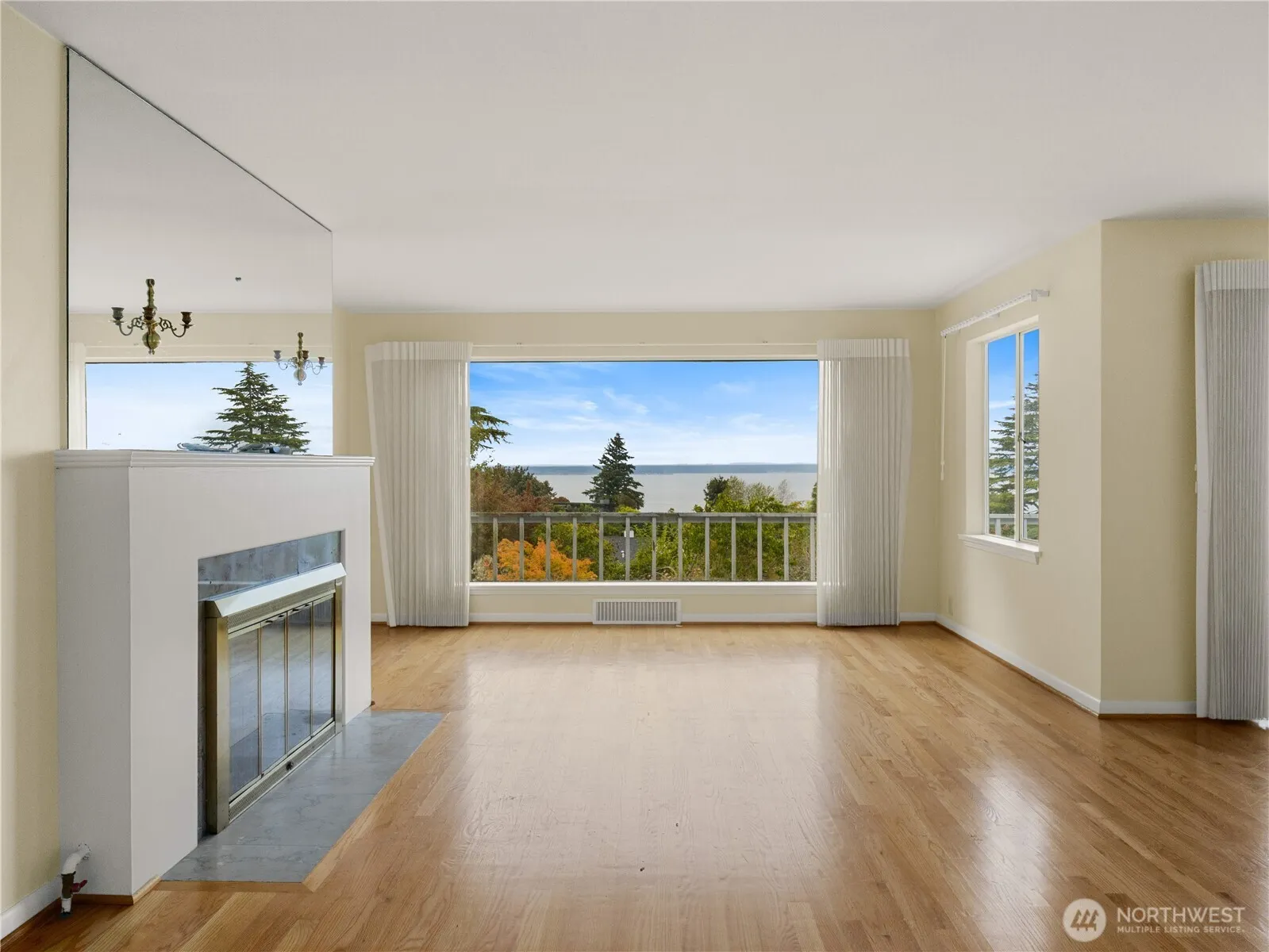 Property photo for 10561 15th Avenue Nw, Seattle photo 5