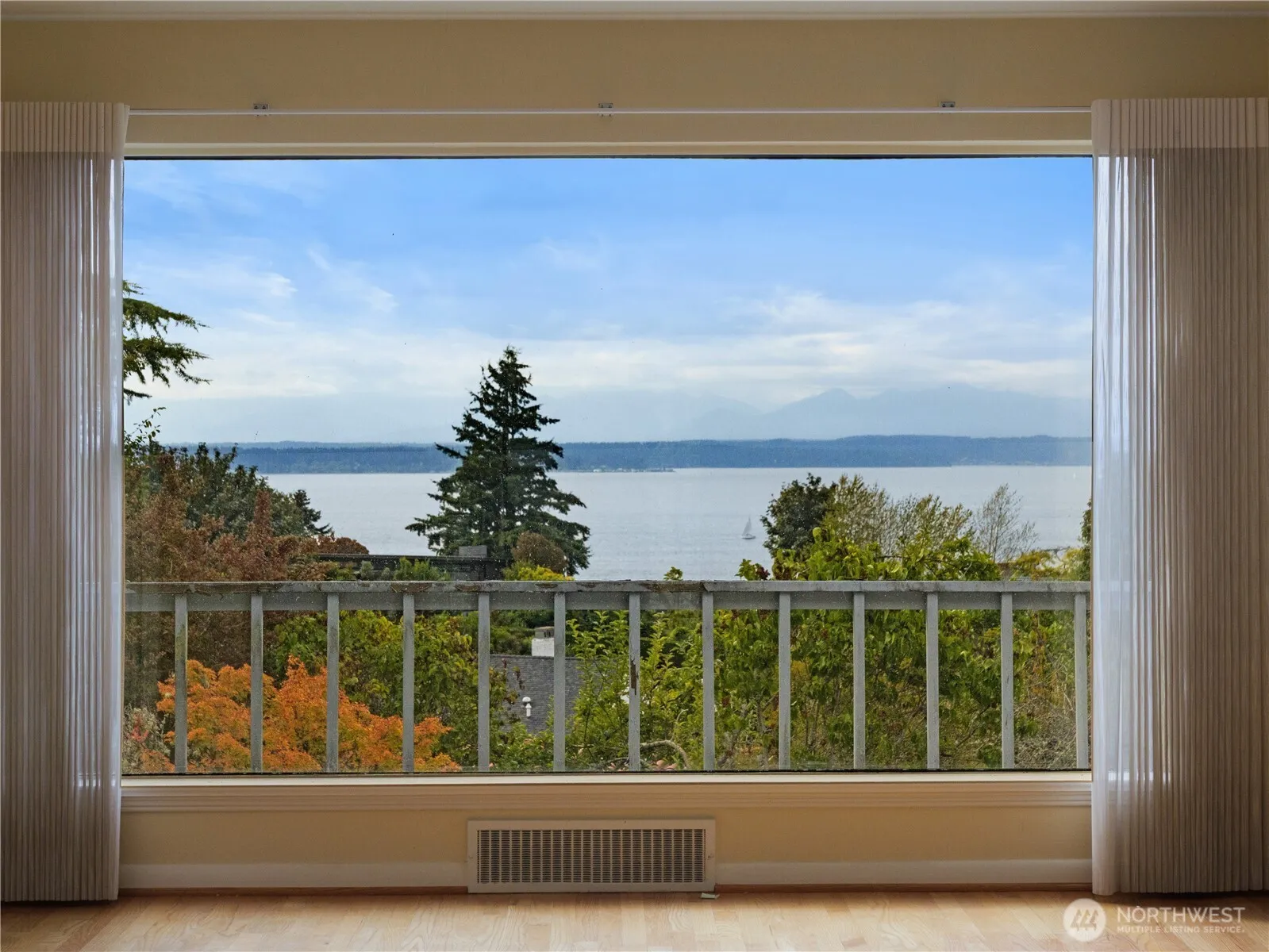 Property photo for 10561 15th Avenue Nw, Seattle