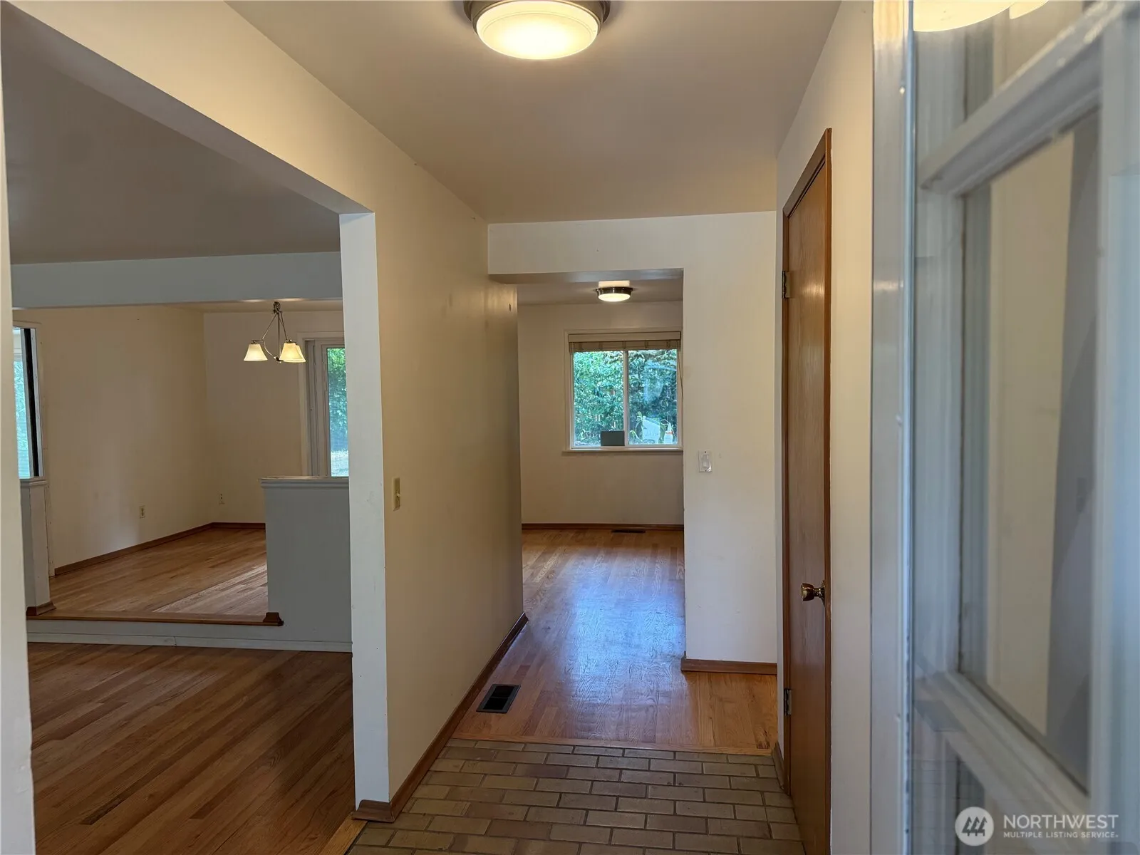 Property photo for 17421 Ne 11th Street, Bellevue photo 4