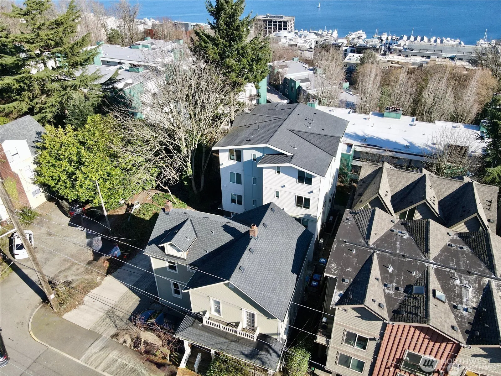 Property photo for 1522 Taylor Avenue N, Seattle photo 4