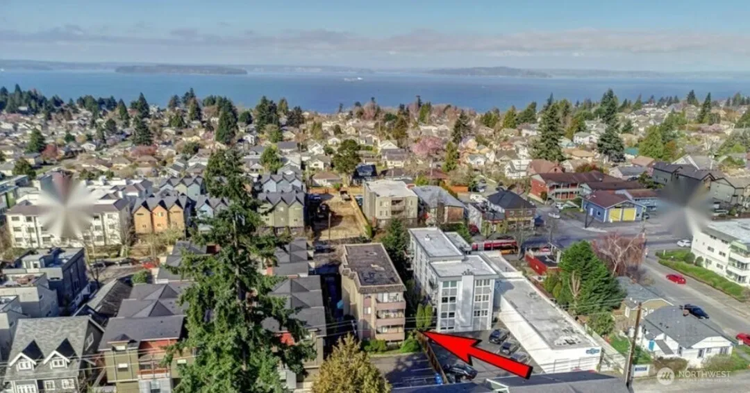 Property photo for 5916 California Avenue Sw, Seattle photo 2