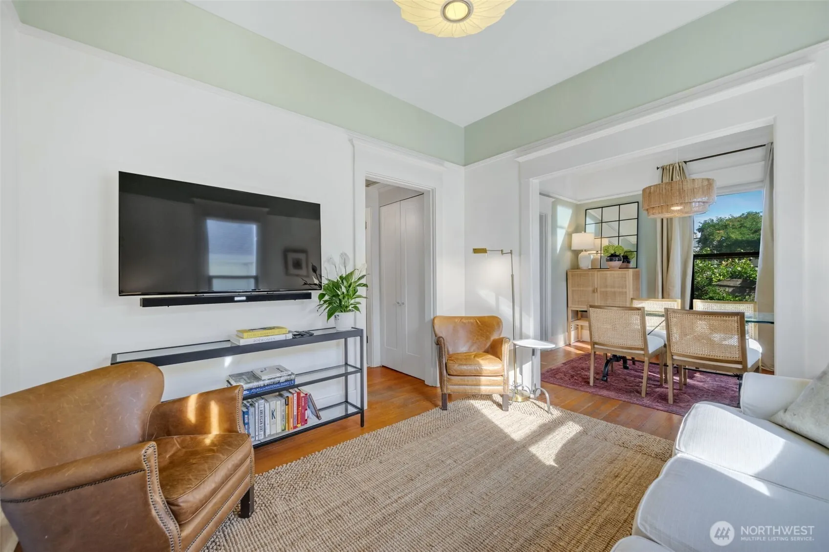 Property photo for 2614 E John Street, Seattle photo 3