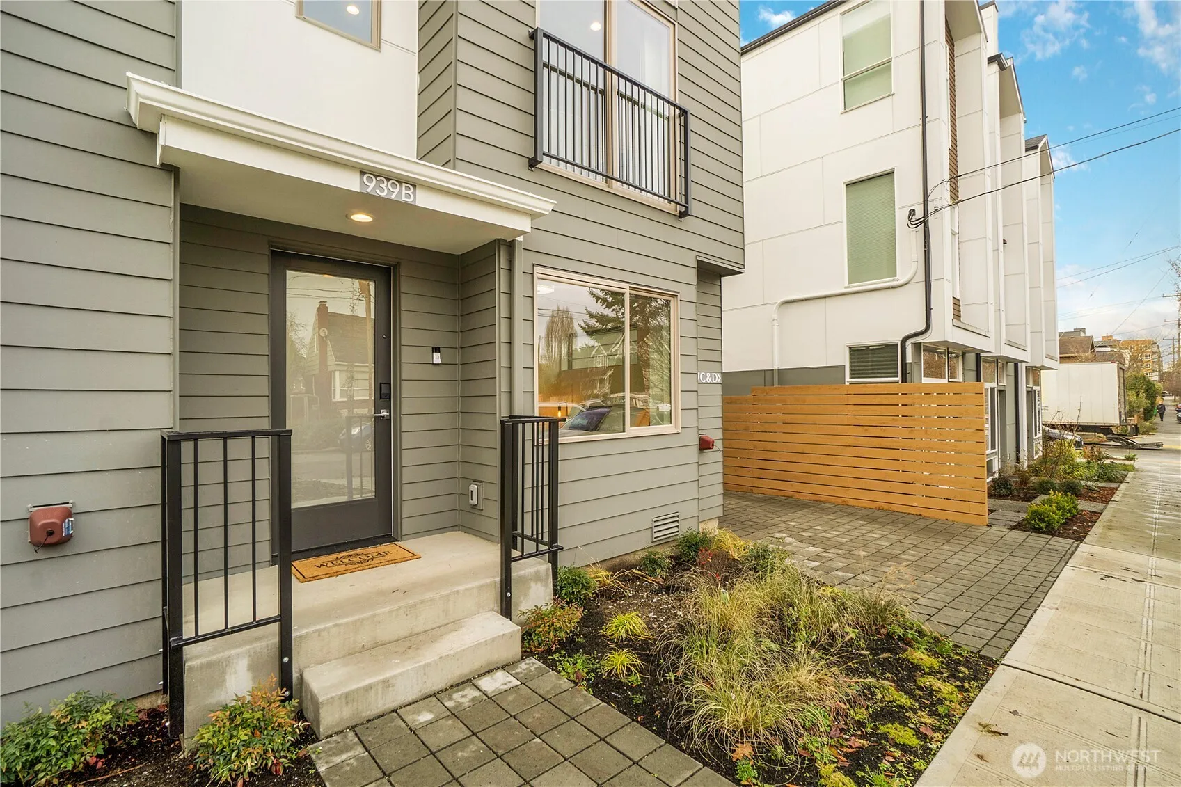 Property photo for 939 Nw 56th Street #b, Seattle