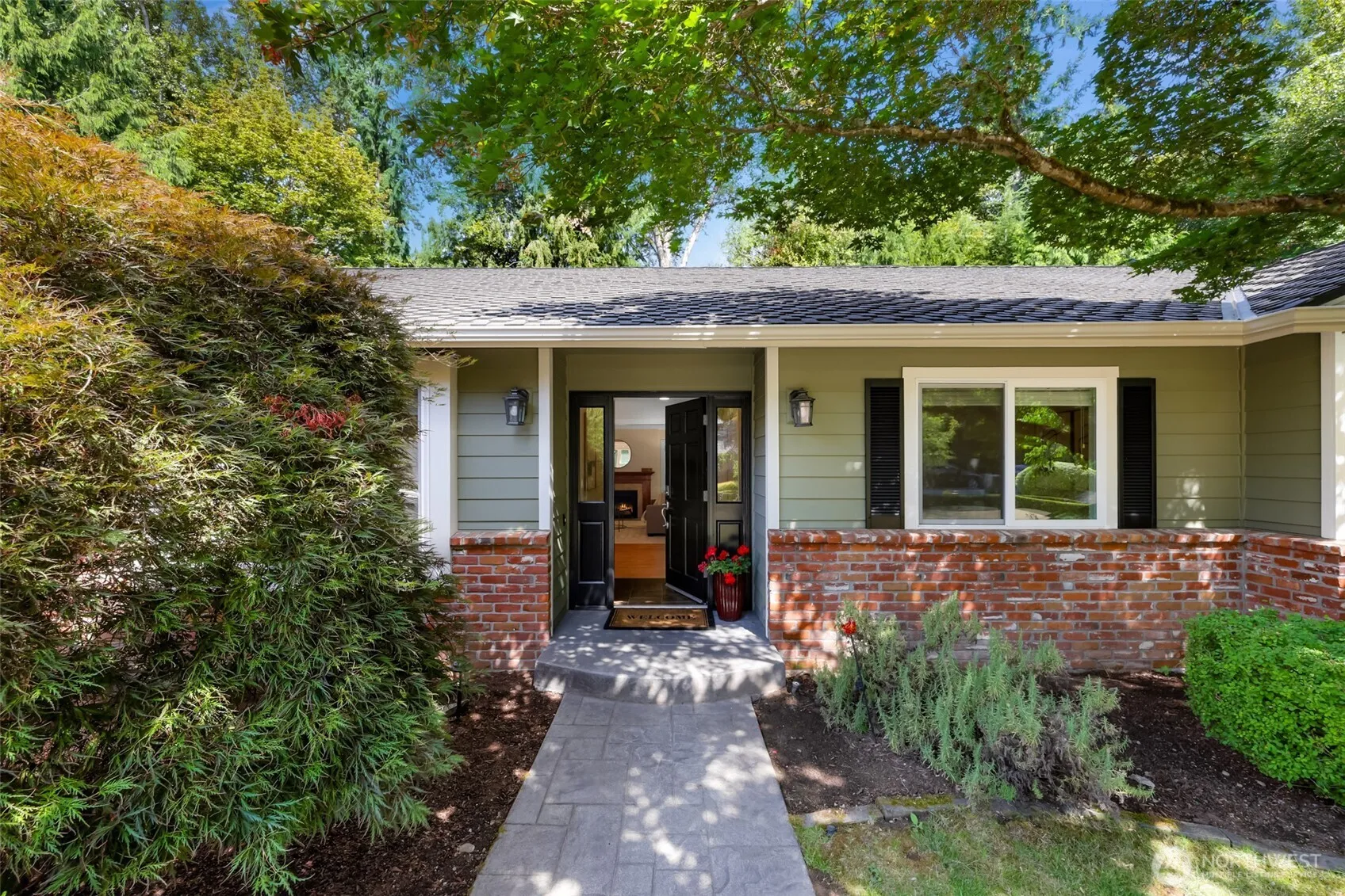 Property photo for 24124 Ne 6th Place, Sammamish