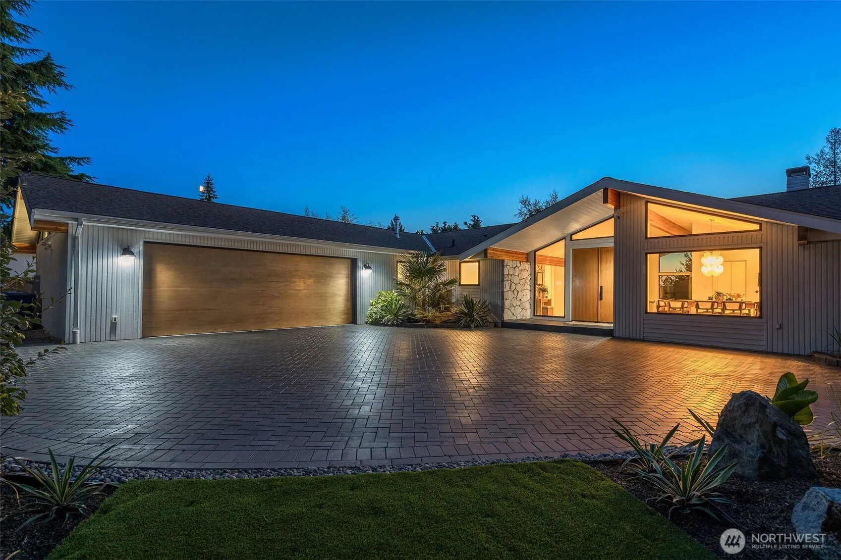 Property photo for 9127 Ne 36th Street, Yarrow Point