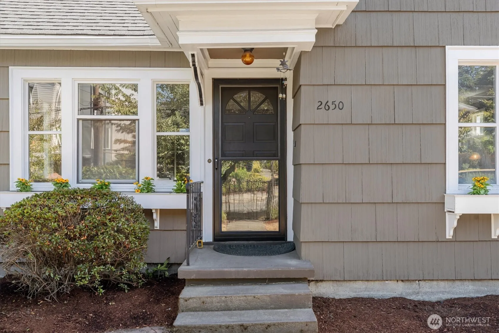 Property photo for 2650 Walnut Avenue Sw, Seattle photo 4