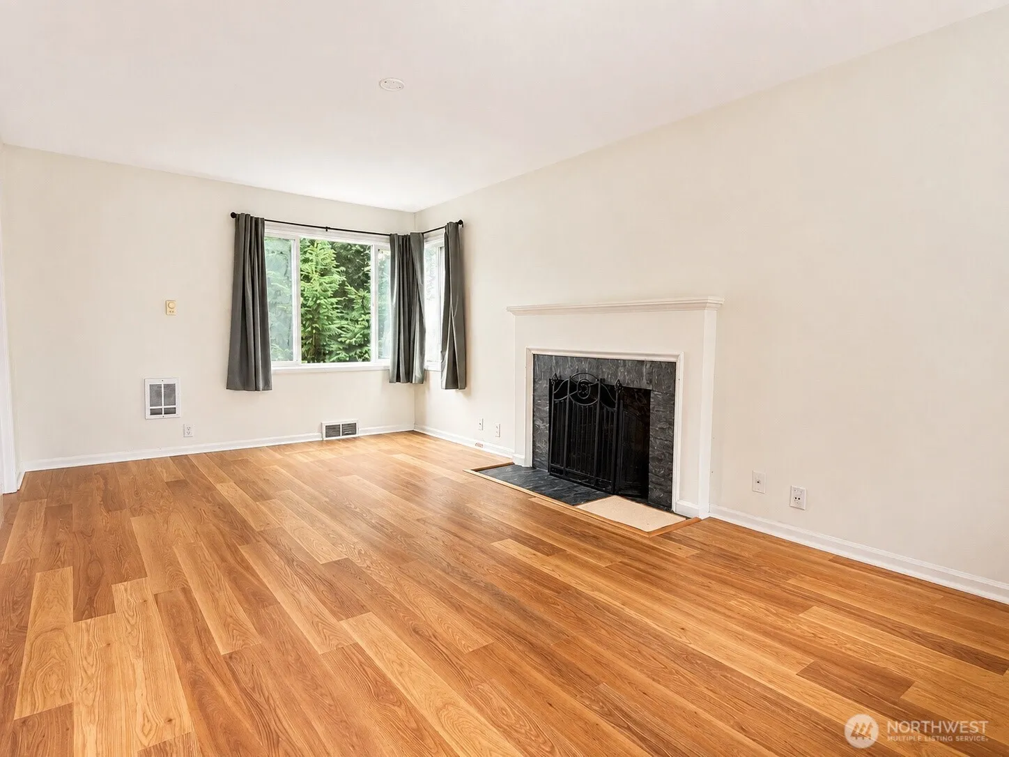 Property photo for 8516 37th Avenue Sw, Seattle photo 5