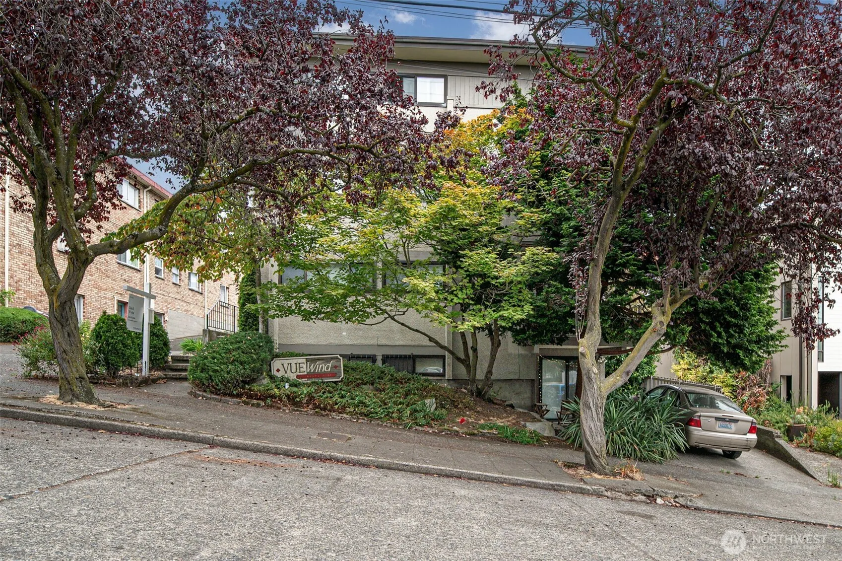Property photo for 914 6th Avenue N #201, Seattle