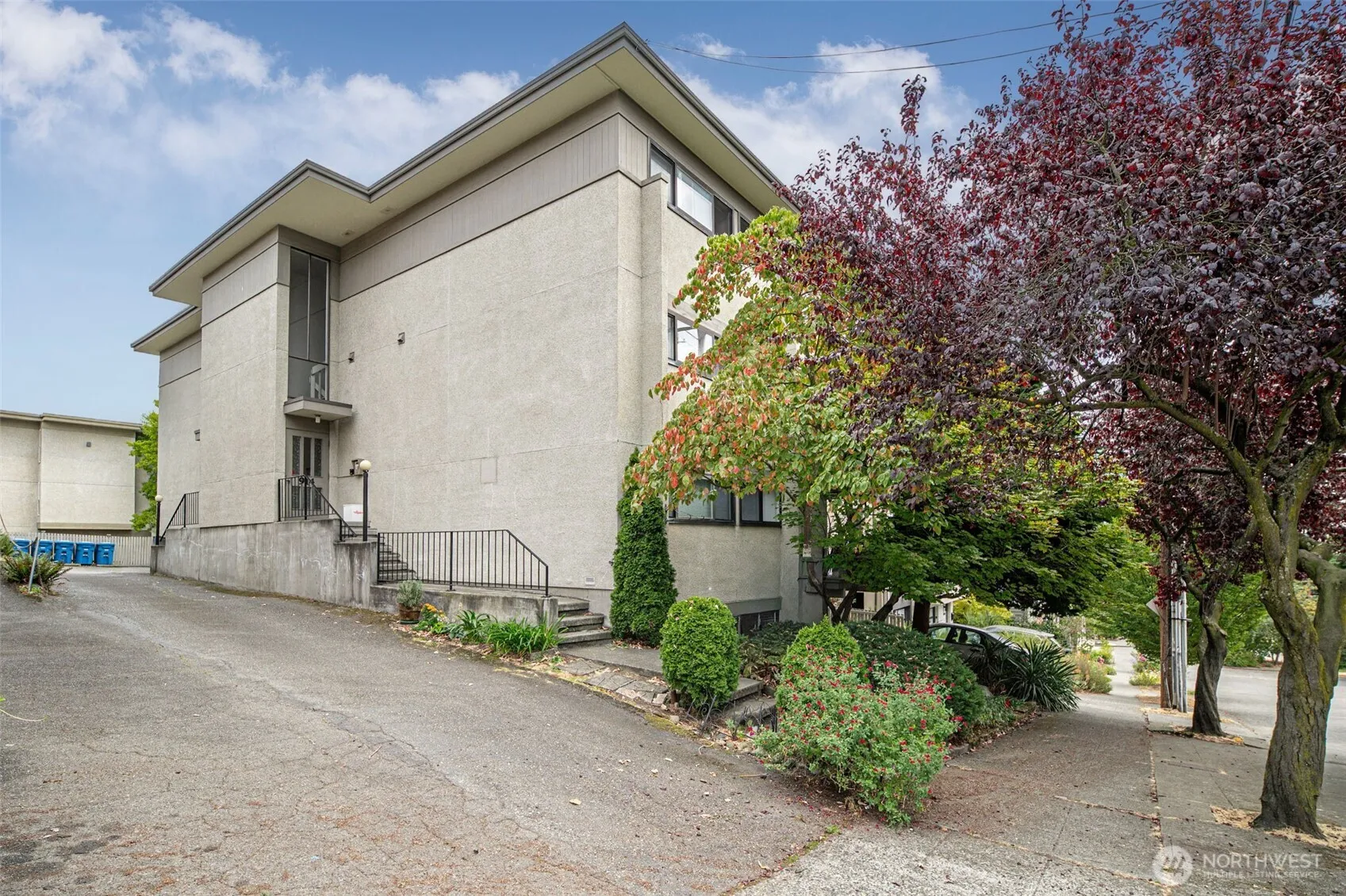 Property photo for 914 6th Avenue N #201, Seattle photo 3