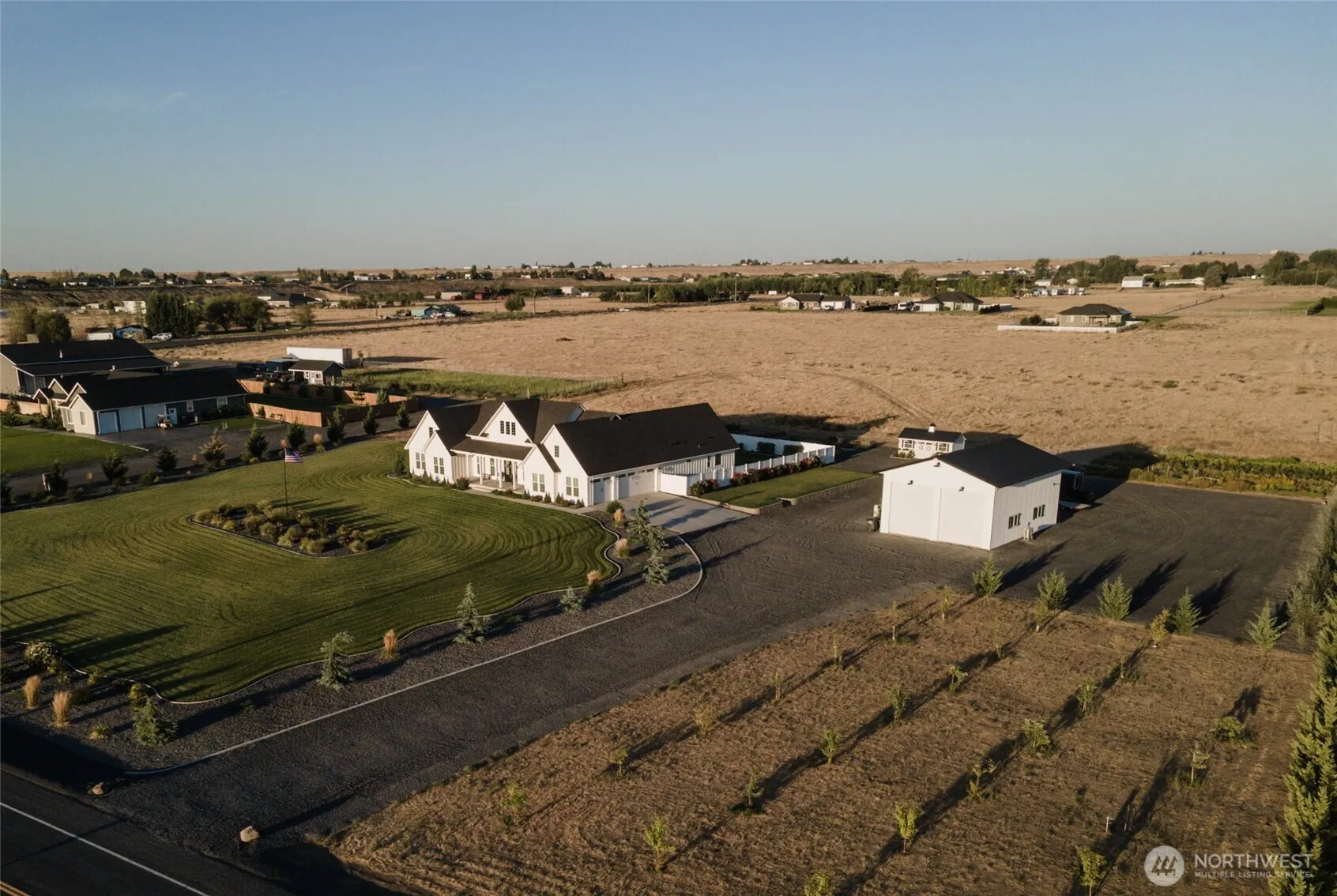 Property photo for 6857 Road D Ne, Moses Lake photo 3