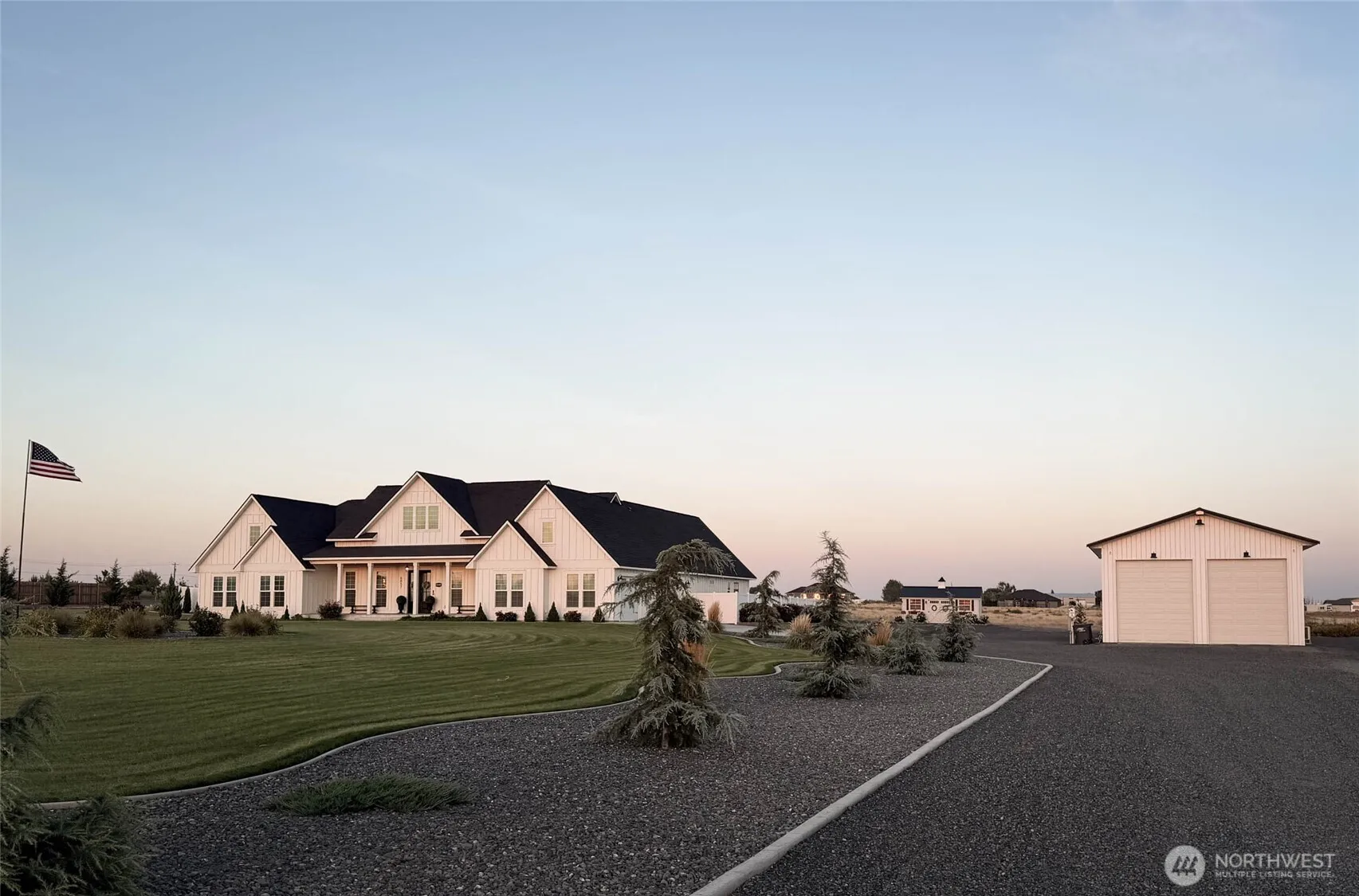 Property photo for 6857 Road D Ne, Moses Lake photo 2