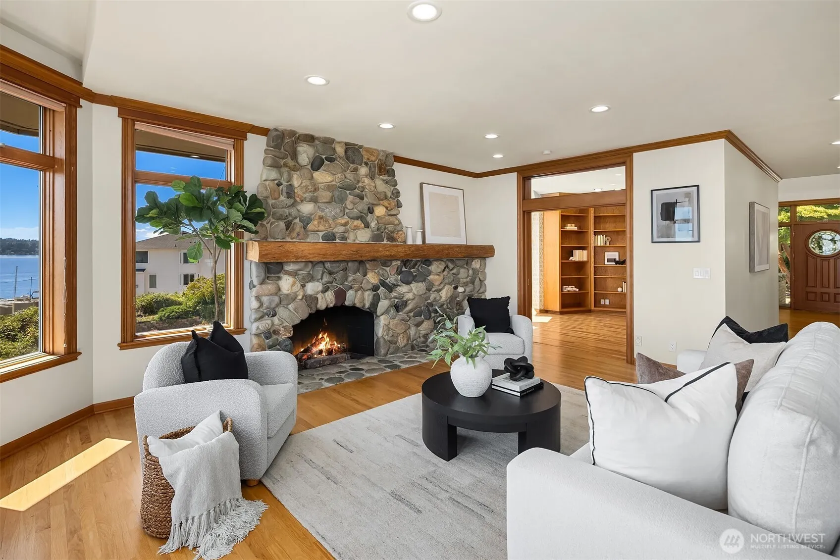 Property photo for 8203 Ne Juanita Drive, Kirkland photo 5