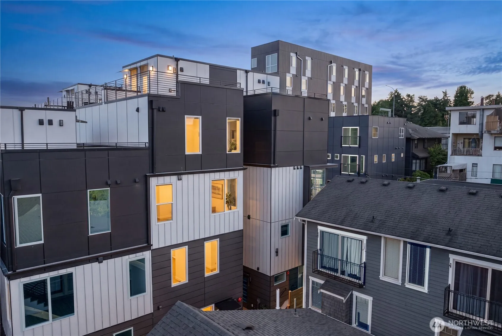 Property photo for 2328 B Franklin Avenue E, Seattle photo 3