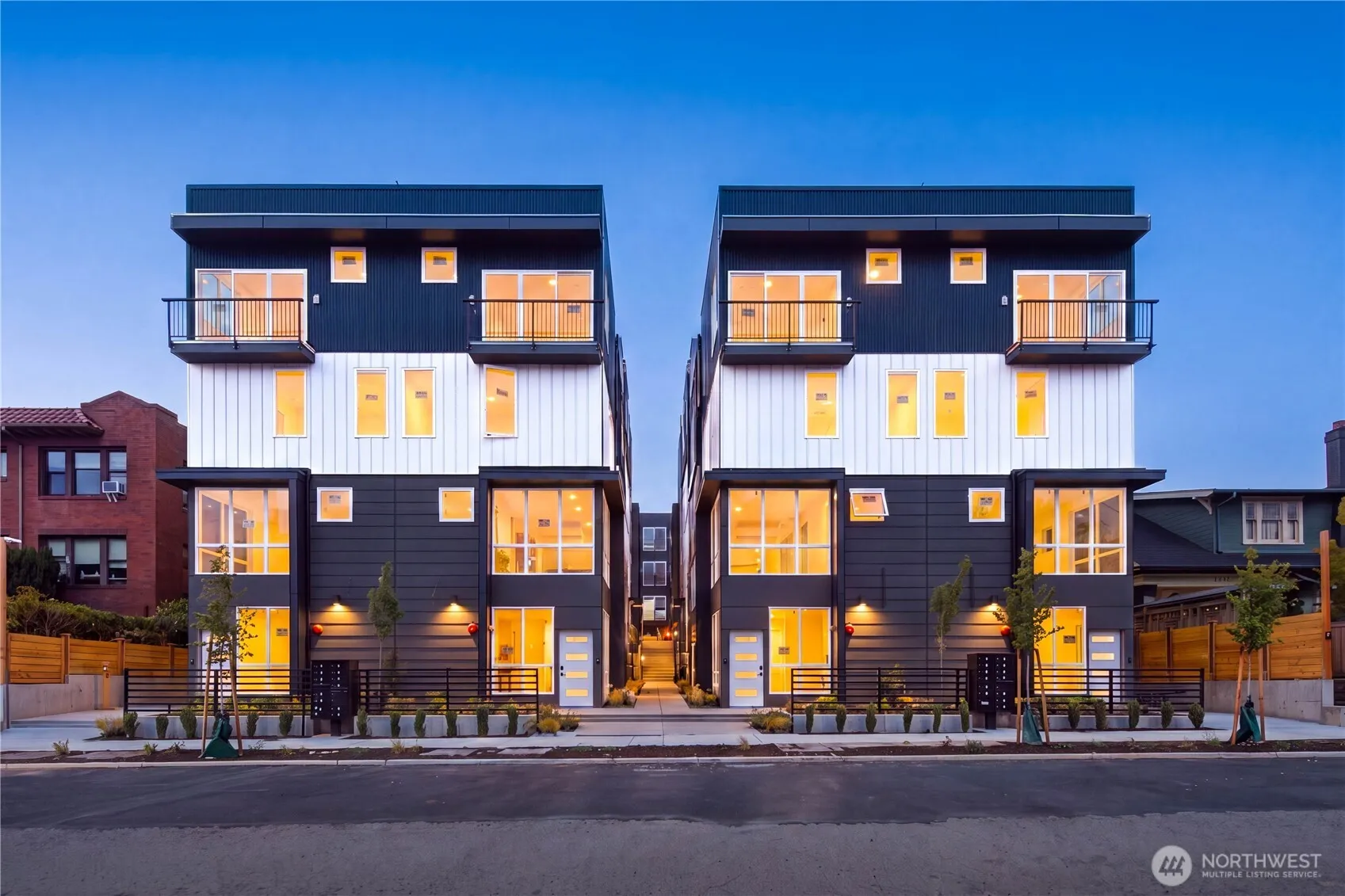 Property photo for 2328 A Franklin Avenue E, Seattle photo 4