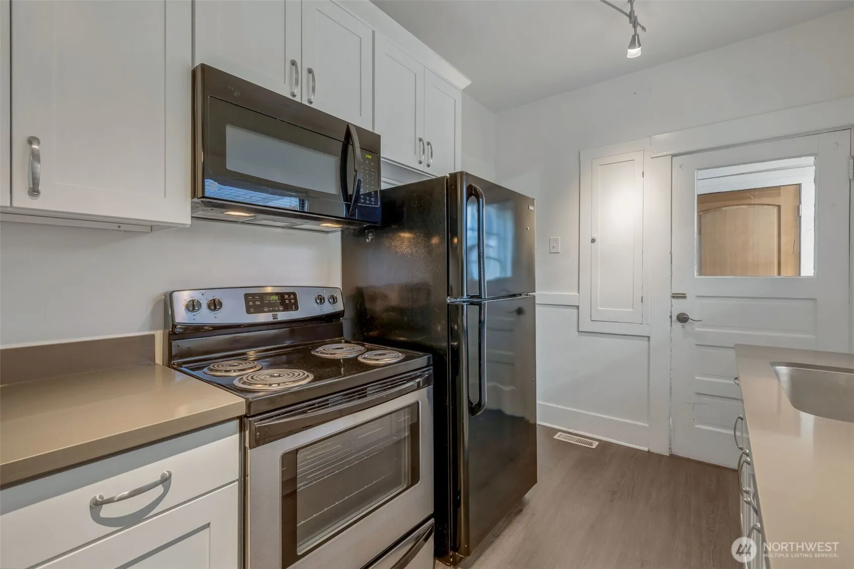 Property photo for 6747 Alonzo Avenue Nw, Seattle photo 4