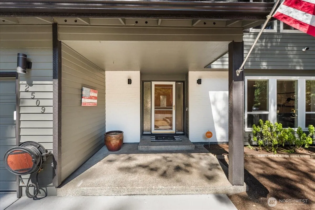 Property photo for 2509 Manorwood Drive, Puyallup photo 3