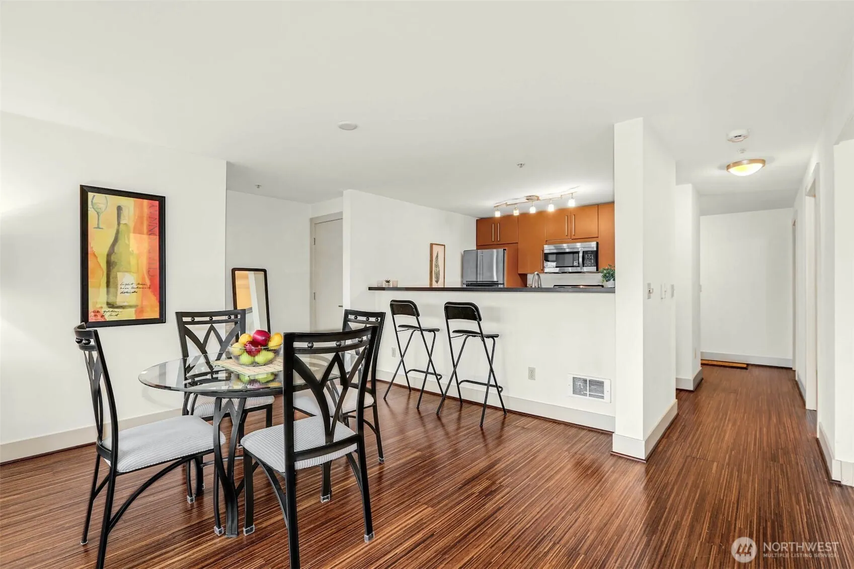 Property photo for 1550 Eastlake Avenue E #203, Seattle photo 2