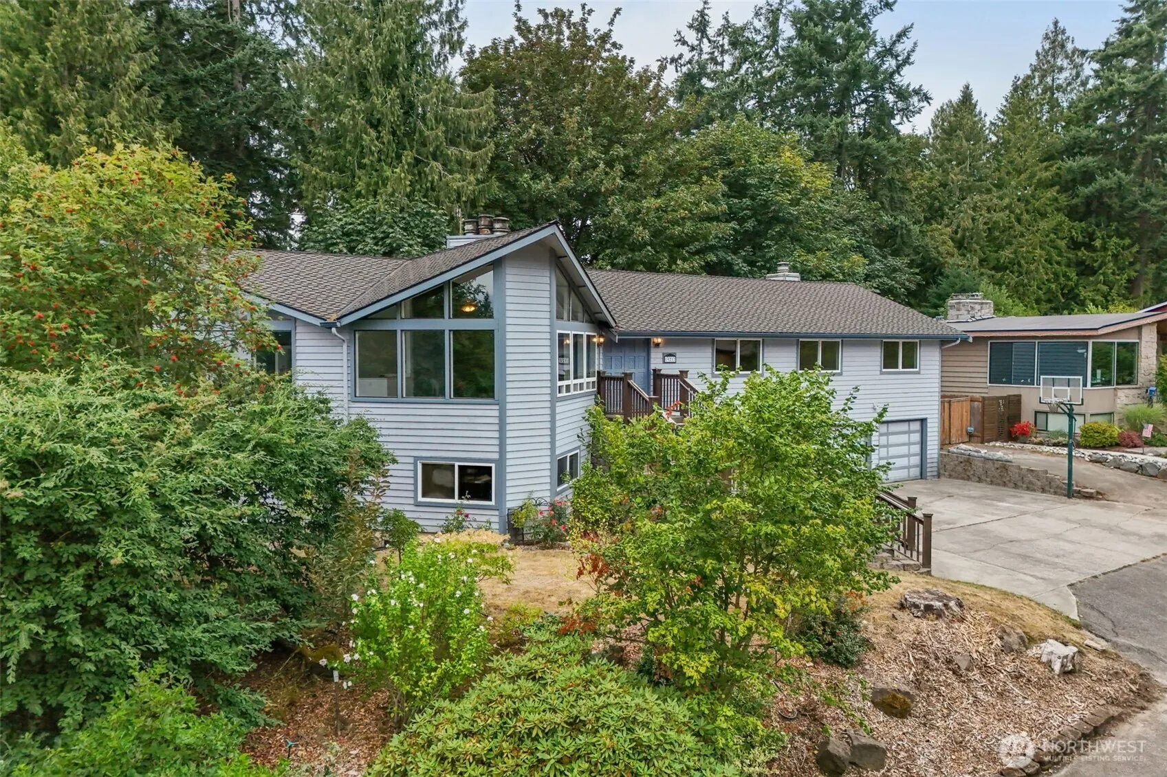 Property photo for 19217 46th Avenue Ne, Lake Forest Park photo 2
