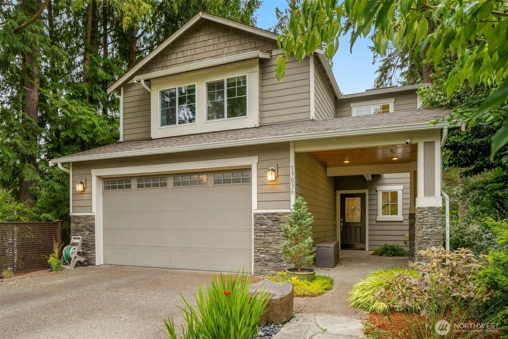 Property photo for 19036 18th Avenue Ne, Shoreline