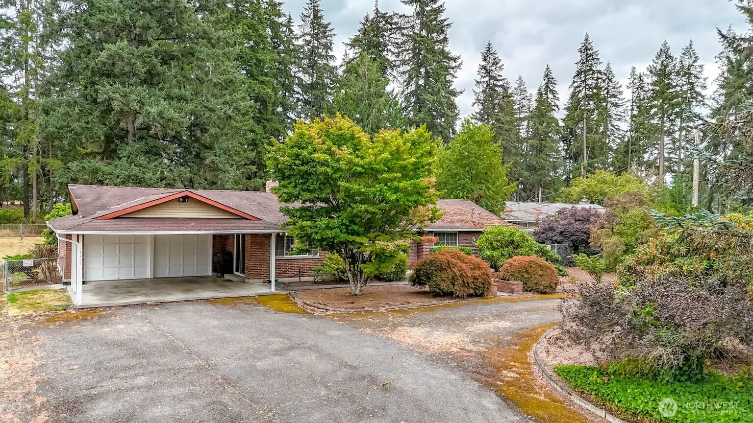 Property photo for 17407 36th Ave E, Tacoma photo 2