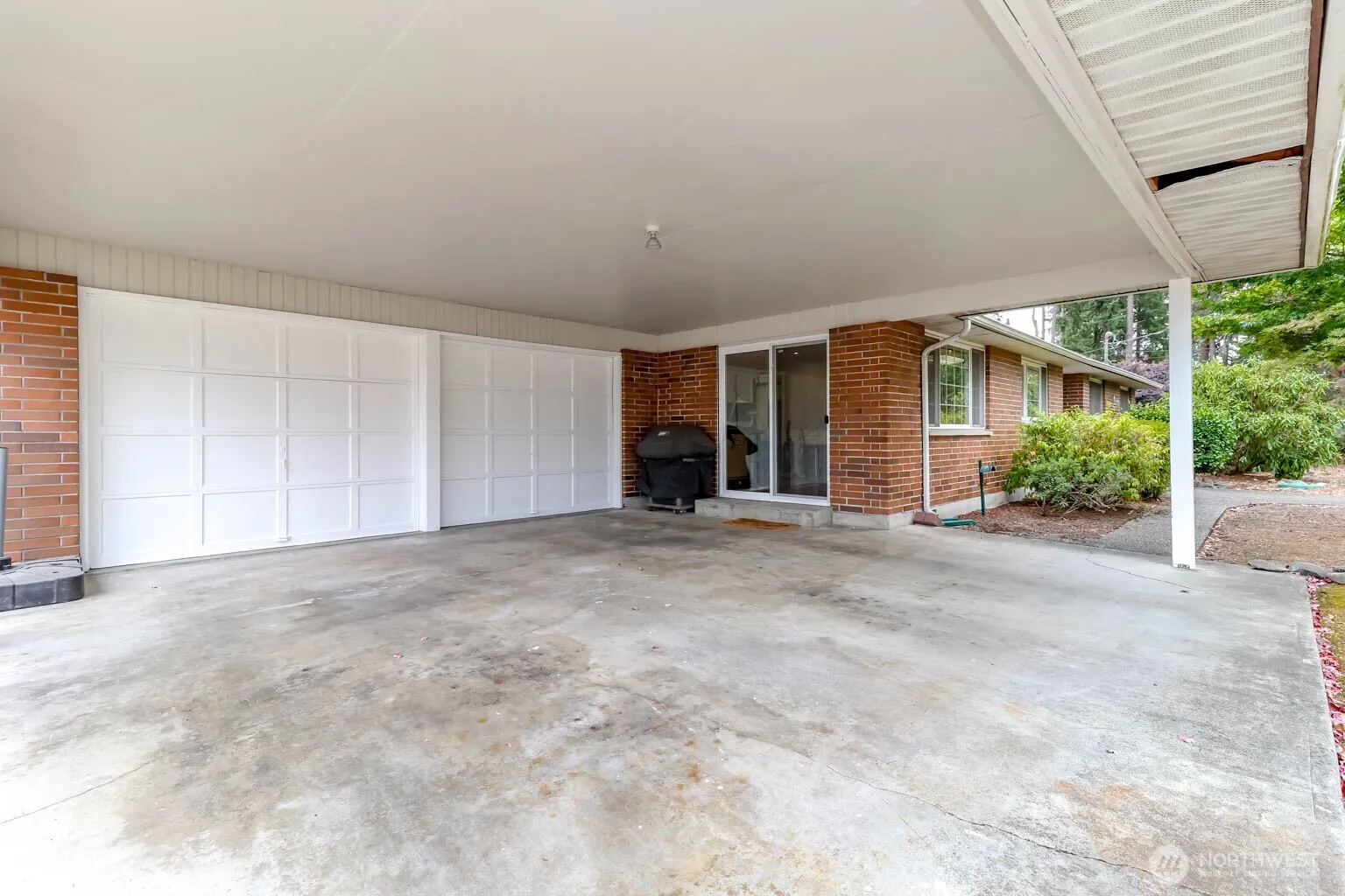 Property photo for 17407 36th Ave E, Tacoma photo 5