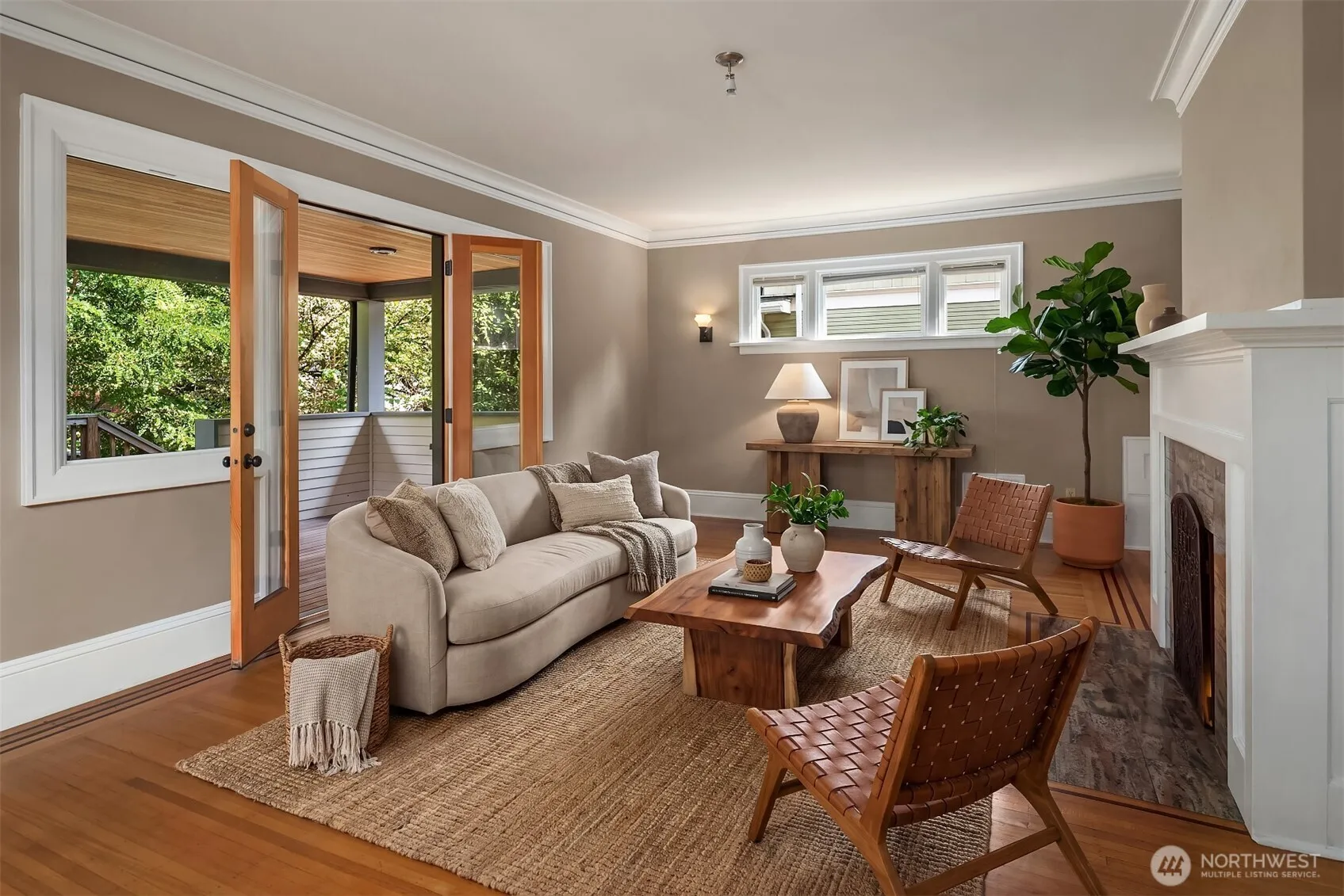 Property photo for 2215 E Aloha Street, Seattle photo 4