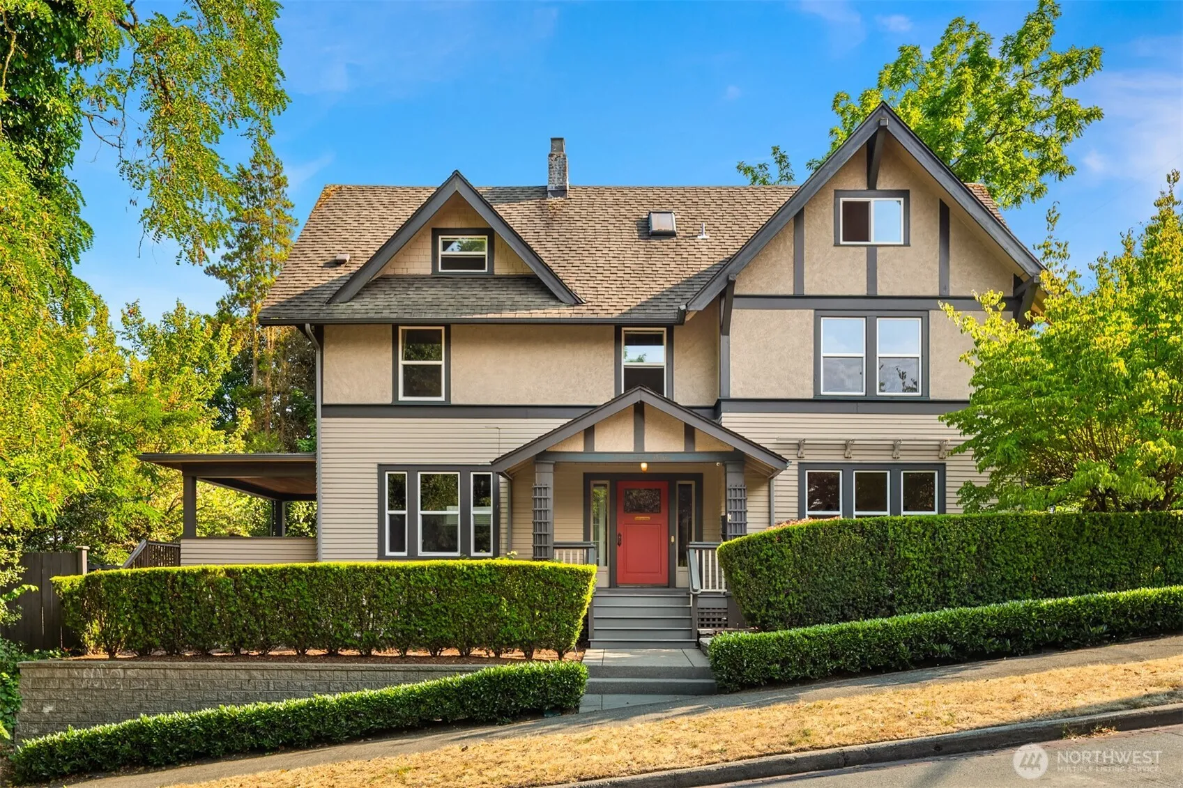 Property photo for 2215 E Aloha Street, Seattle