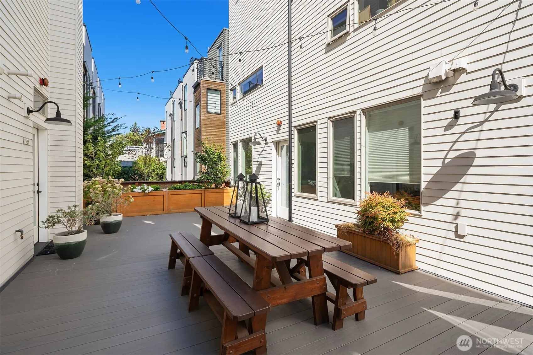 Property photo for 1537 Grandview Place E #d, Seattle photo 2